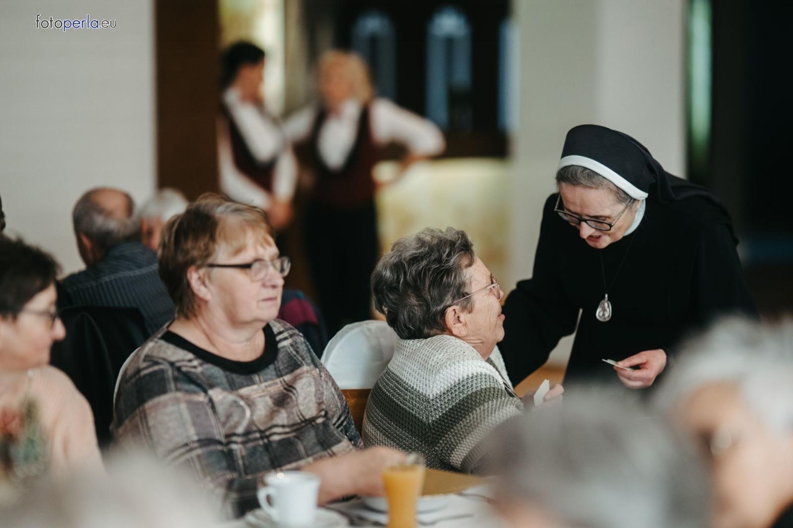 Zdjęcie w galerii na portalu naszraciborz.pl: Świąteczne spotkanie opłatkowe dla mieszkańców Gminy Krzanowice wiadomości z regionu