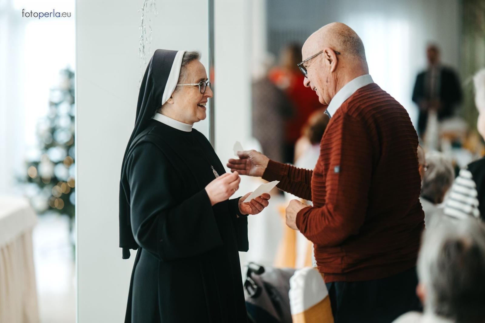 Zdjęcie w galerii na portalu naszraciborz.pl: Świąteczne spotkanie opłatkowe dla mieszkańców Gminy Krzanowice wiadomości z regionu