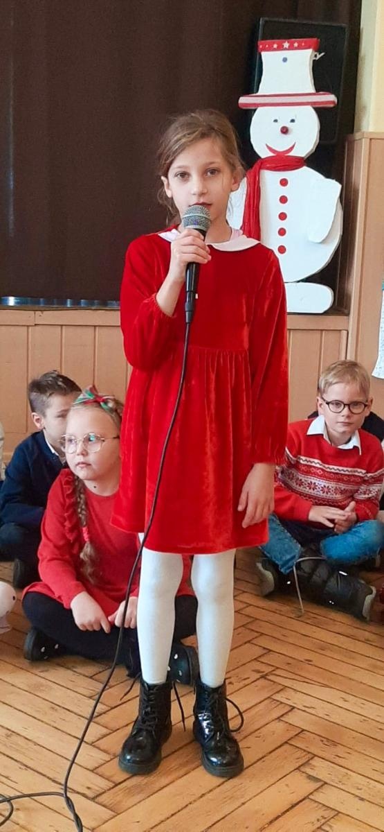 Zdjęcie w galerii na portalu naszraciborz.pl: Świąteczne spotkanie dzieci z SP 13 w Domu św. Notburgi wiadomości z regionu