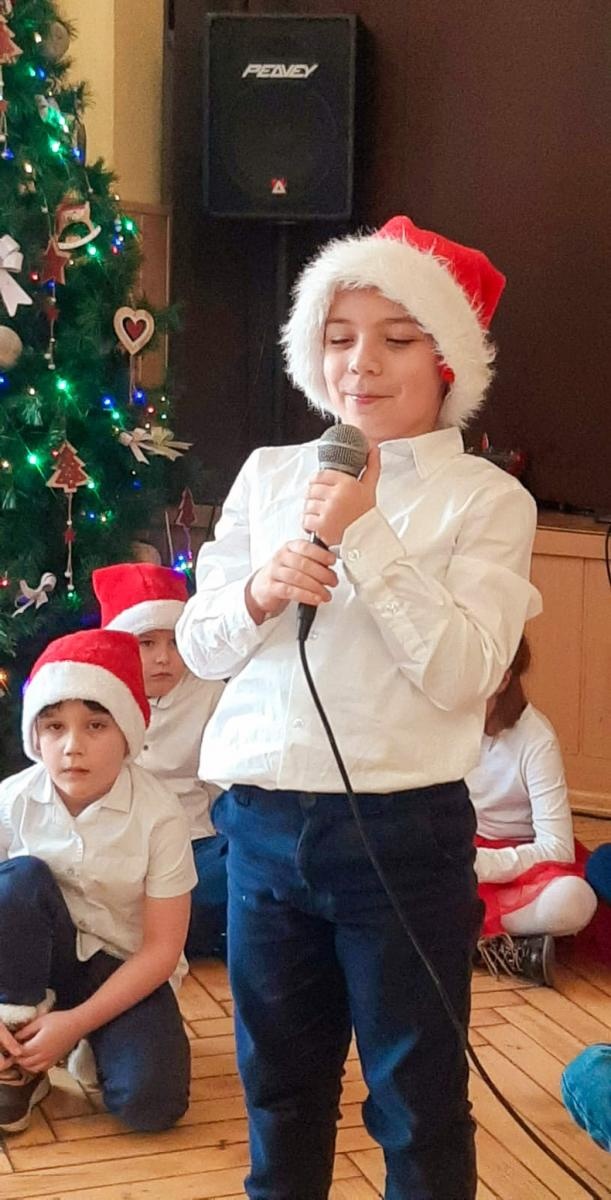 Zdjęcie w galerii na portalu naszraciborz.pl: Świąteczne spotkanie dzieci z SP 13 w Domu św. Notburgi wiadomości z regionu