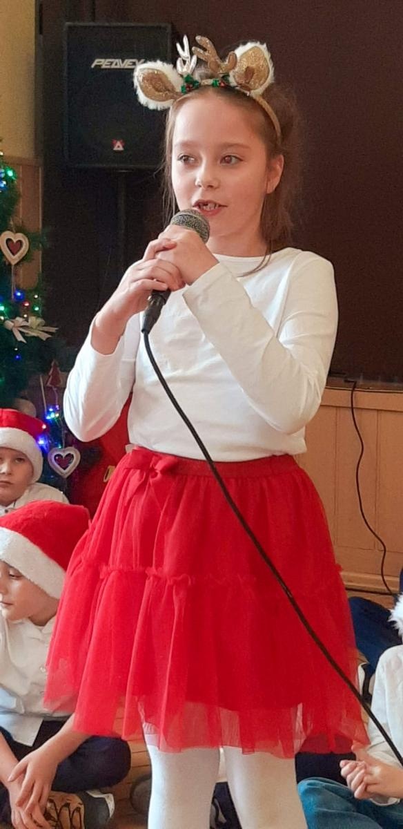 Zdjęcie w galerii na portalu naszraciborz.pl: Świąteczne spotkanie dzieci z SP 13 w Domu św. Notburgi wiadomości z regionu