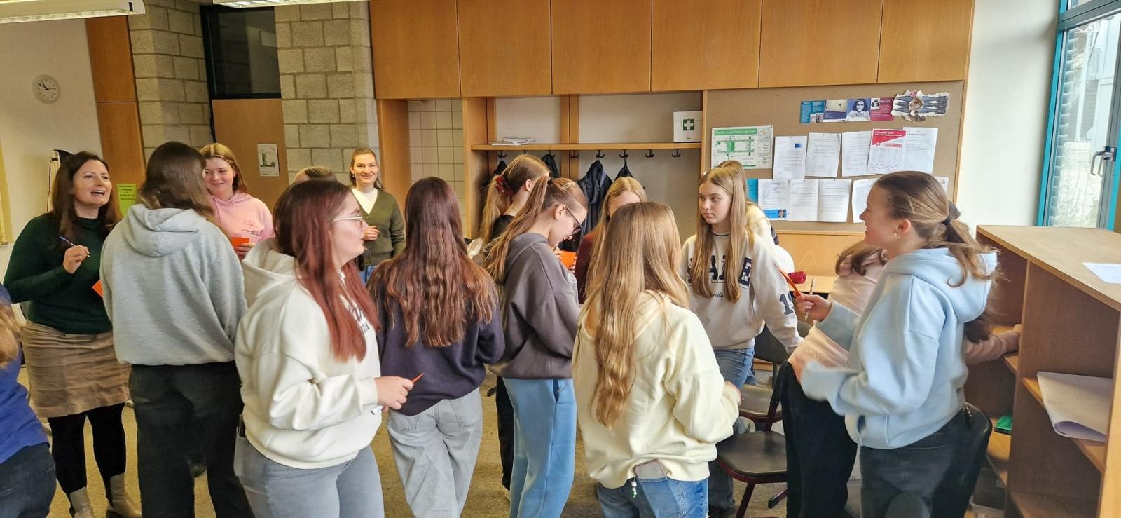 Zdjęcie w galerii na portalu naszraciborz.pl: Polsko-niemiecka wymiana młodzieży w świątecznej atmosferze – uczniowie SP18 z wizytą w Roth wiadomości z regionu