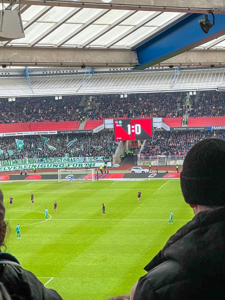 Zdjęcie w galerii na portalu naszraciborz.pl: Polsko-niemiecka wymiana młodzieży w świątecznej atmosferze – uczniowie SP18 z wizytą w Roth wiadomości z regionu