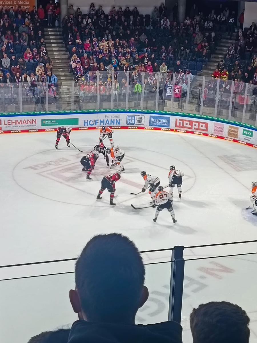 Zdjęcie w galerii na portalu naszraciborz.pl: Polsko-niemiecka wymiana młodzieży w świątecznej atmosferze – uczniowie SP18 z wizytą w Roth wiadomości z regionu