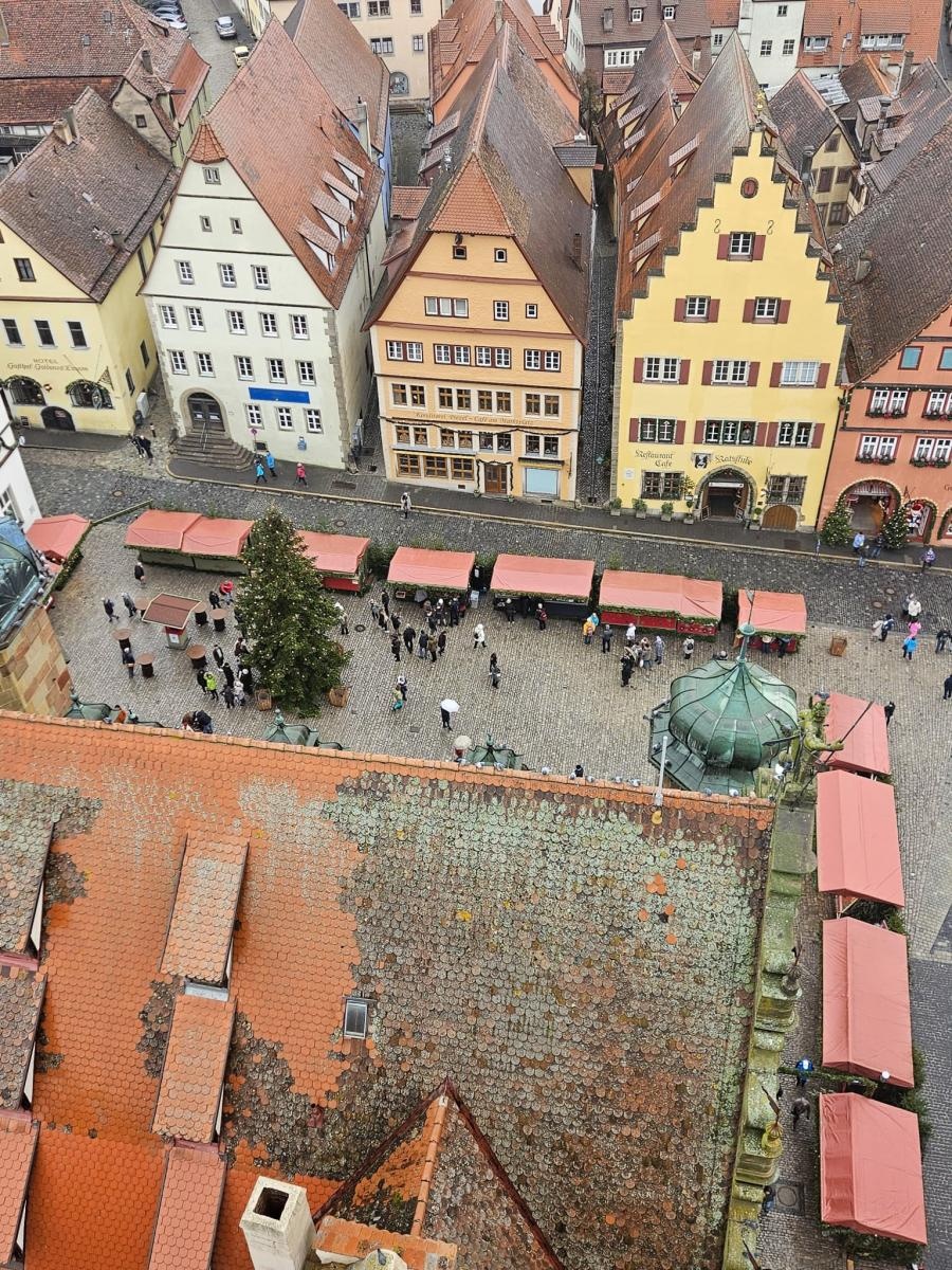 Zdjęcie w galerii na portalu naszraciborz.pl: Polsko-niemiecka wymiana młodzieży w świątecznej atmosferze – uczniowie SP18 z wizytą w Roth wiadomości z regionu