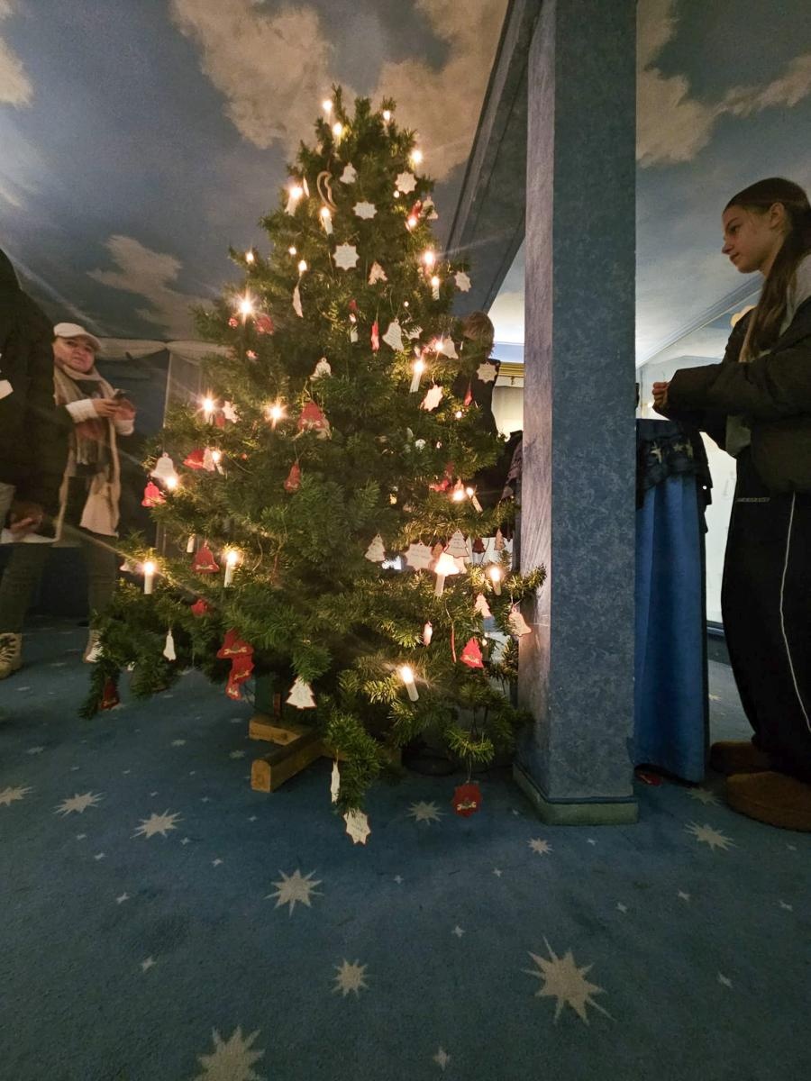 Zdjęcie w galerii na portalu naszraciborz.pl: Polsko-niemiecka wymiana młodzieży w świątecznej atmosferze – uczniowie SP18 z wizytą w Roth wiadomości z regionu