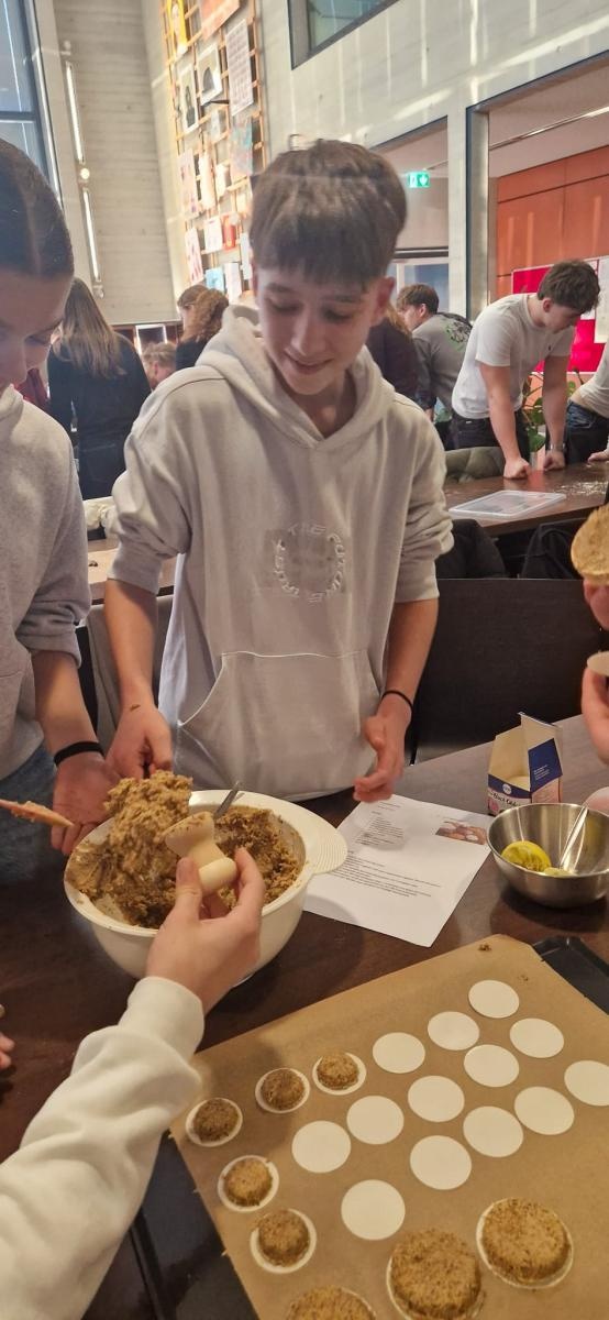 Zdjęcie w galerii na portalu naszraciborz.pl: Polsko-niemiecka wymiana młodzieży w świątecznej atmosferze – uczniowie SP18 z wizytą w Roth wiadomości z regionu