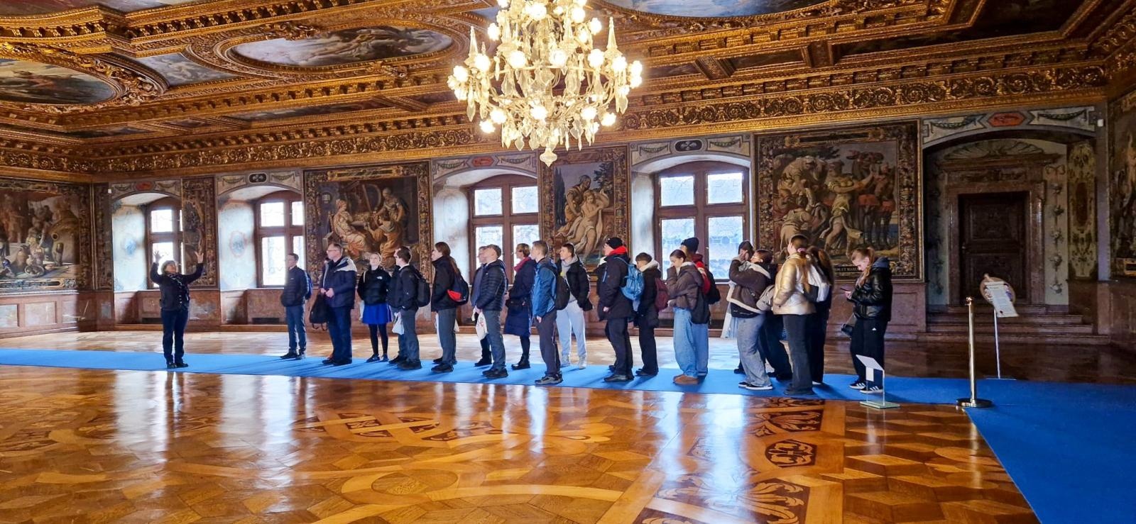 Zdjęcie w galerii na portalu naszraciborz.pl: Polsko-niemiecka wymiana młodzieży w świątecznej atmosferze – uczniowie SP18 z wizytą w Roth wiadomości z regionu