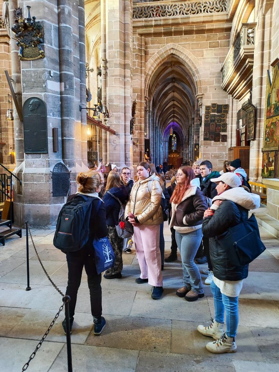 Zdjęcie w galerii na portalu naszraciborz.pl: Polsko-niemiecka wymiana młodzieży w świątecznej atmosferze – uczniowie SP18 z wizytą w Roth wiadomości z regionu