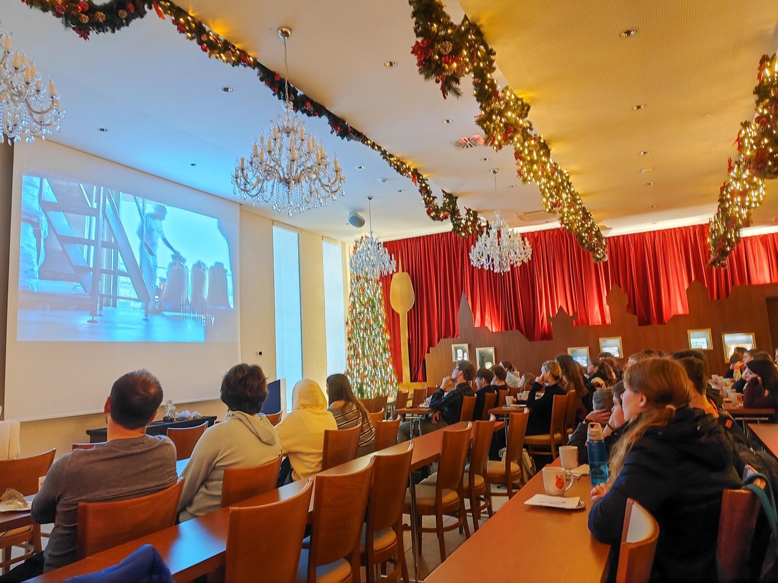 Zdjęcie w galerii na portalu naszraciborz.pl: Polsko-niemiecka wymiana młodzieży w świątecznej atmosferze – uczniowie SP18 z wizytą w Roth wiadomości z regionu