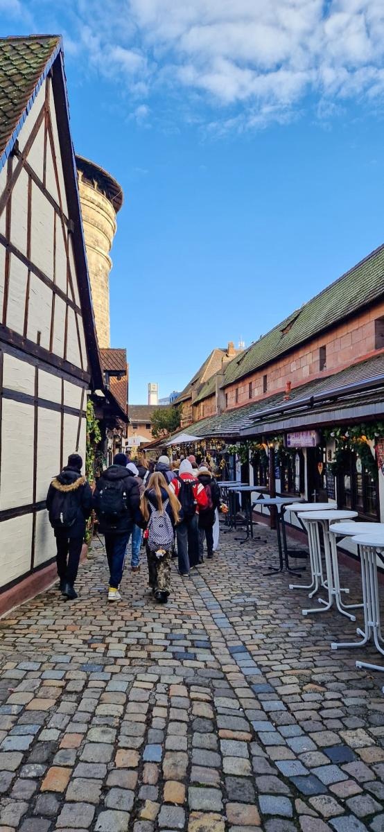 Zdjęcie w galerii na portalu naszraciborz.pl: Polsko-niemiecka wymiana młodzieży w świątecznej atmosferze – uczniowie SP18 z wizytą w Roth wiadomości z regionu