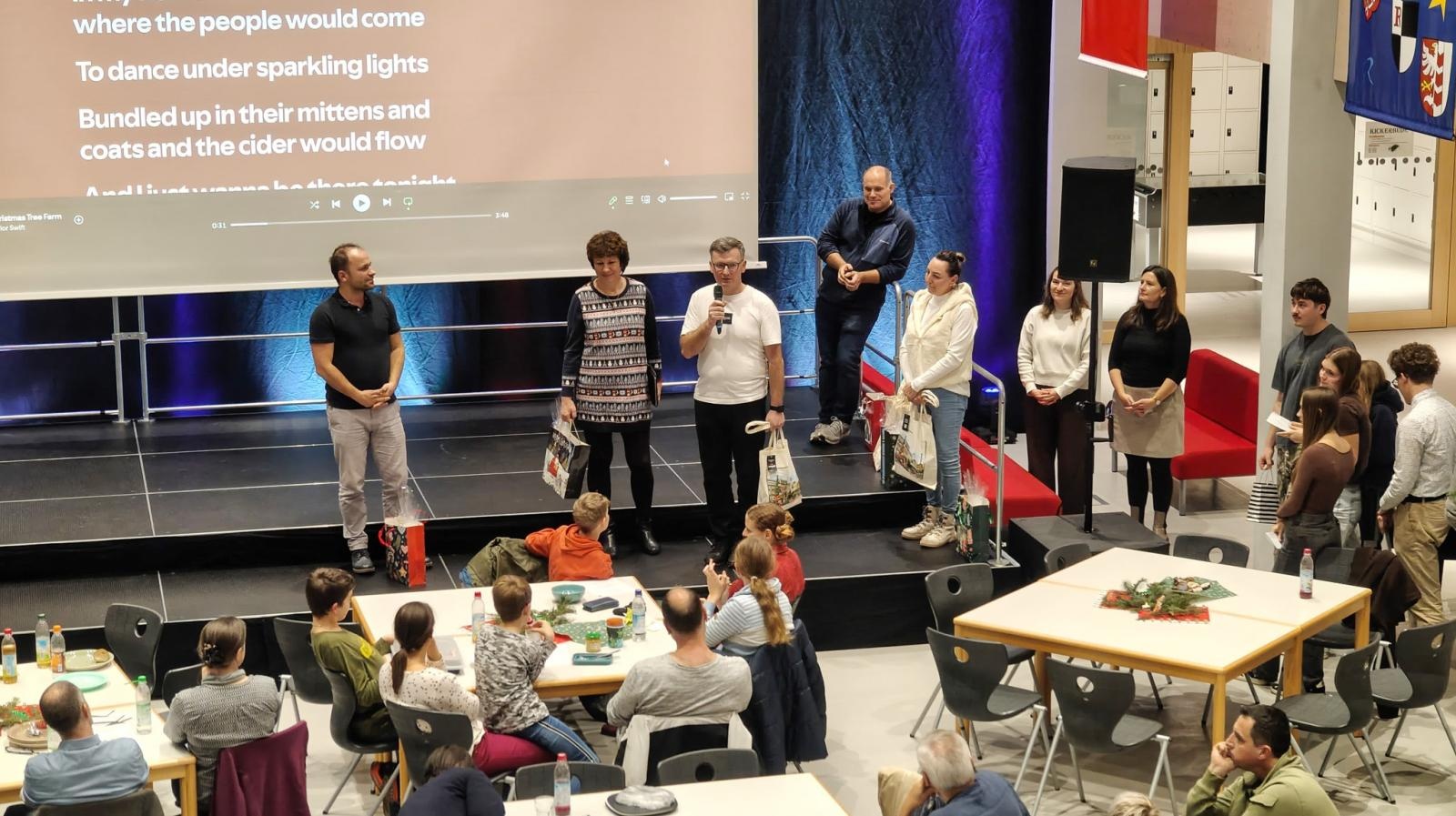 Zdjęcie w galerii na portalu naszraciborz.pl: Polsko-niemiecka wymiana młodzieży w świątecznej atmosferze – uczniowie SP18 z wizytą w Roth wiadomości z regionu