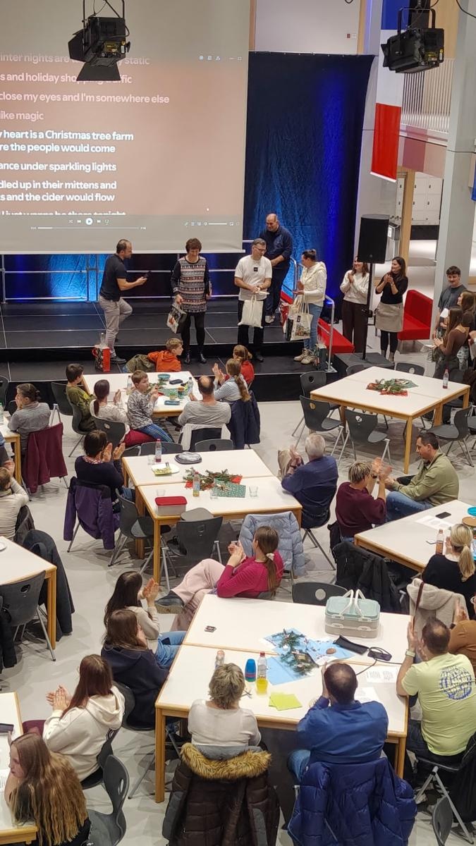 Zdjęcie w galerii na portalu naszraciborz.pl: Polsko-niemiecka wymiana młodzieży w świątecznej atmosferze – uczniowie SP18 z wizytą w Roth wiadomości z regionu