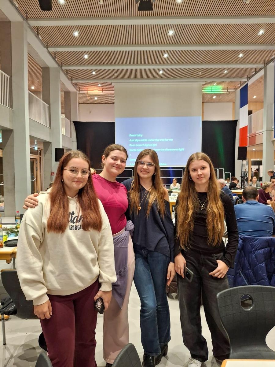 Zdjęcie w galerii na portalu naszraciborz.pl: Polsko-niemiecka wymiana młodzieży w świątecznej atmosferze – uczniowie SP18 z wizytą w Roth wiadomości z regionu