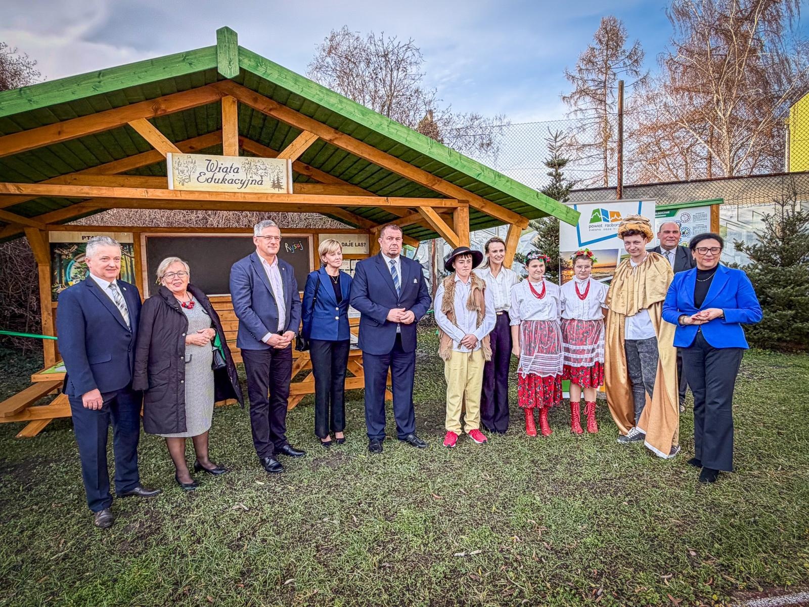 Zdjęcie w galerii na portalu naszraciborz.pl: Na szlaku wiedzy i ekologii oraz EKOBAZA – szkoła specjalna ma dwie nowe pracownie wiadomości z regionu