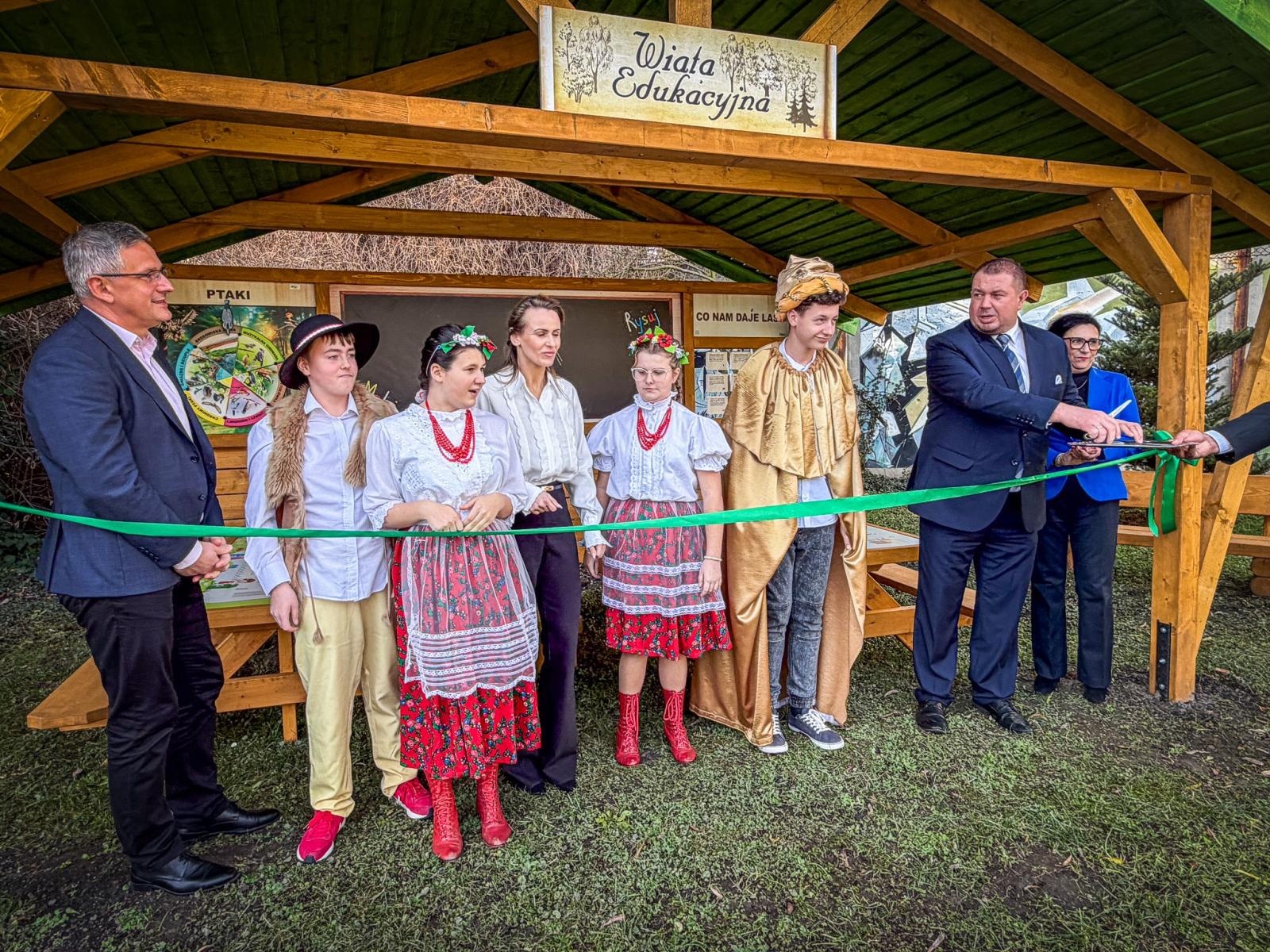 Zdjęcie w galerii na portalu naszraciborz.pl: Na szlaku wiedzy i ekologii oraz EKOBAZA – szkoła specjalna ma dwie nowe pracownie wiadomości z regionu