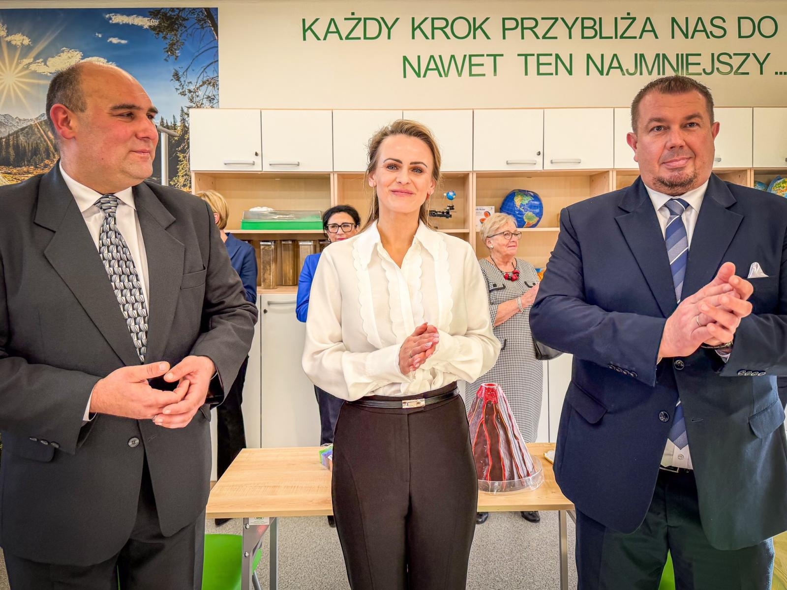 Zdjęcie w galerii na portalu naszraciborz.pl: Na szlaku wiedzy i ekologii oraz EKOBAZA – szkoła specjalna ma dwie nowe pracownie wiadomości z regionu