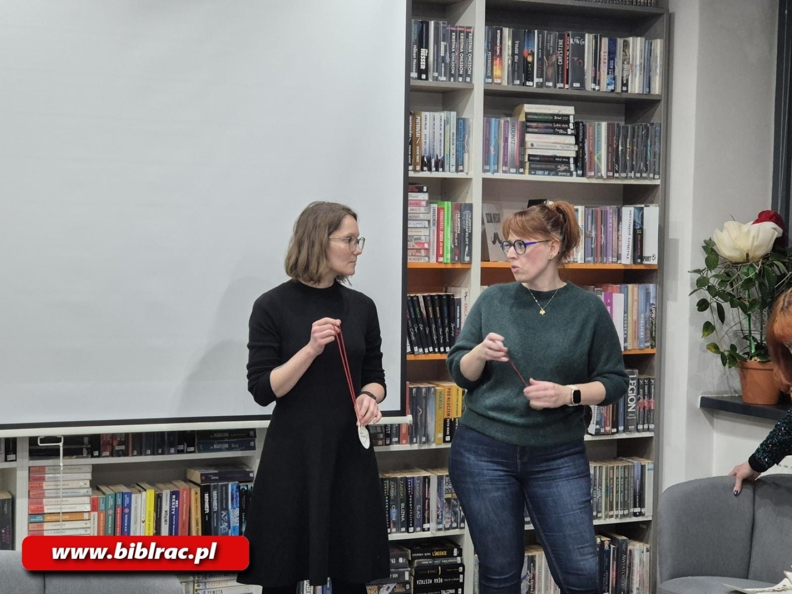 Zdjęcie w galerii na portalu naszraciborz.pl: Klub Przyjaciół Biblioteki na Ostrogu w drodze do Santiago de Compostela wiadomości z regionu