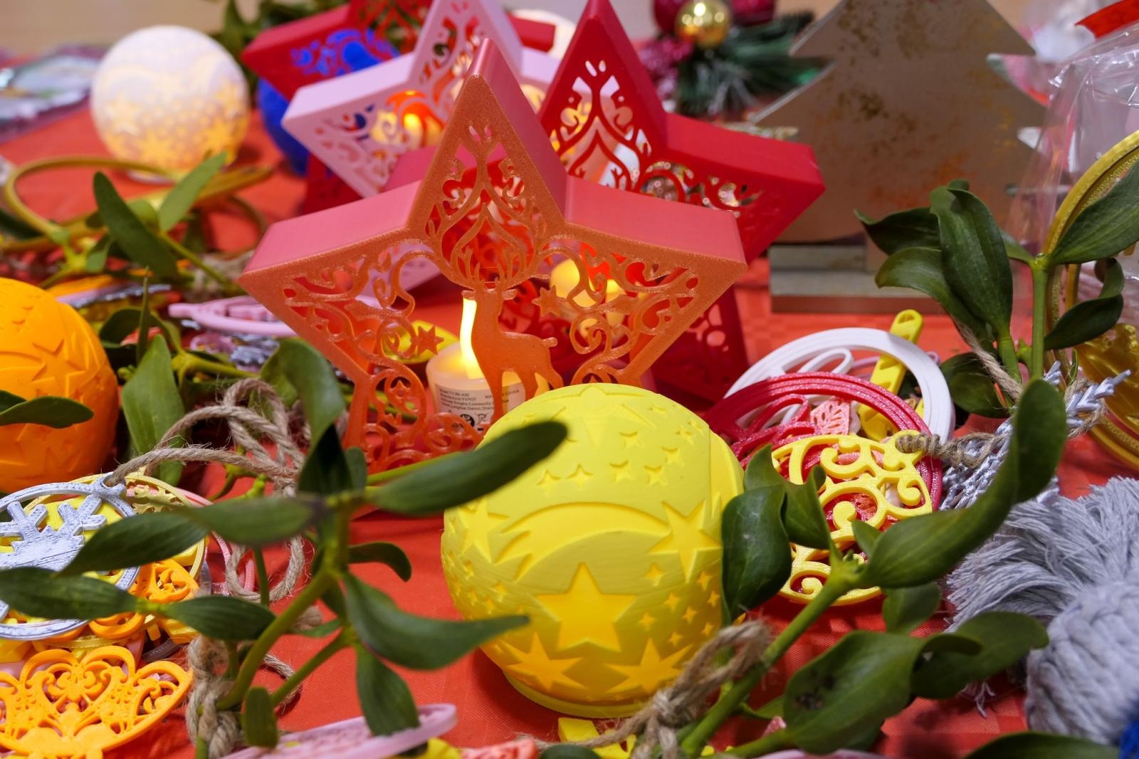 Zdjęcie w galerii na portalu naszraciborz.pl: Jasełka i Kiermasz Świąteczny w Szkole Podstawowej nr 4 – magiczny czas wspólnego świętowania wiadomości z regionu