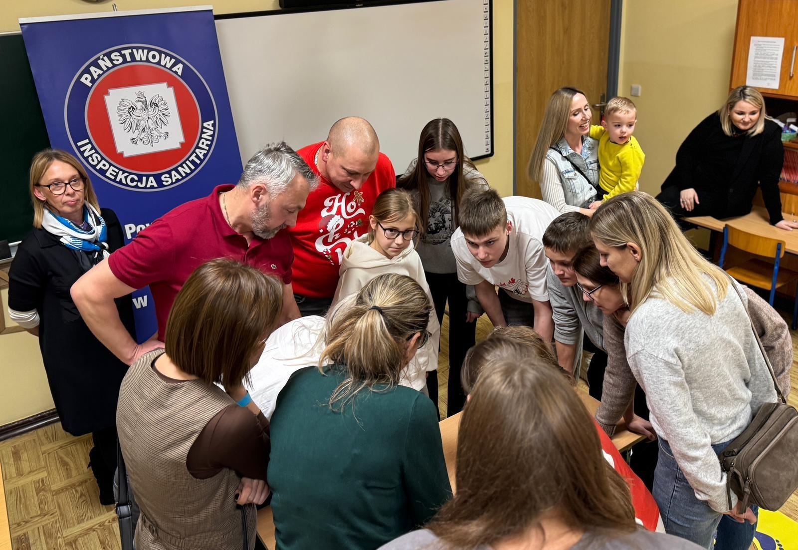 Zdjęcie w galerii na portalu naszraciborz.pl: Profilaktyka i świąteczny klimat w Szkole Podstawowej w Bieńkowicach wiadomości z regionu