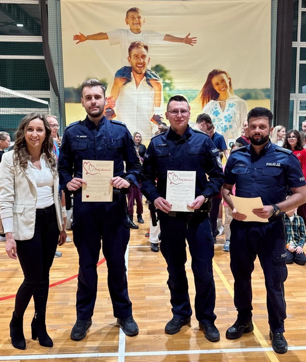 Zdjęcie w galerii na portalu naszraciborz.pl: Profilaktyka i świąteczny klimat w Szkole Podstawowej w Bieńkowicach wiadomości z regionu