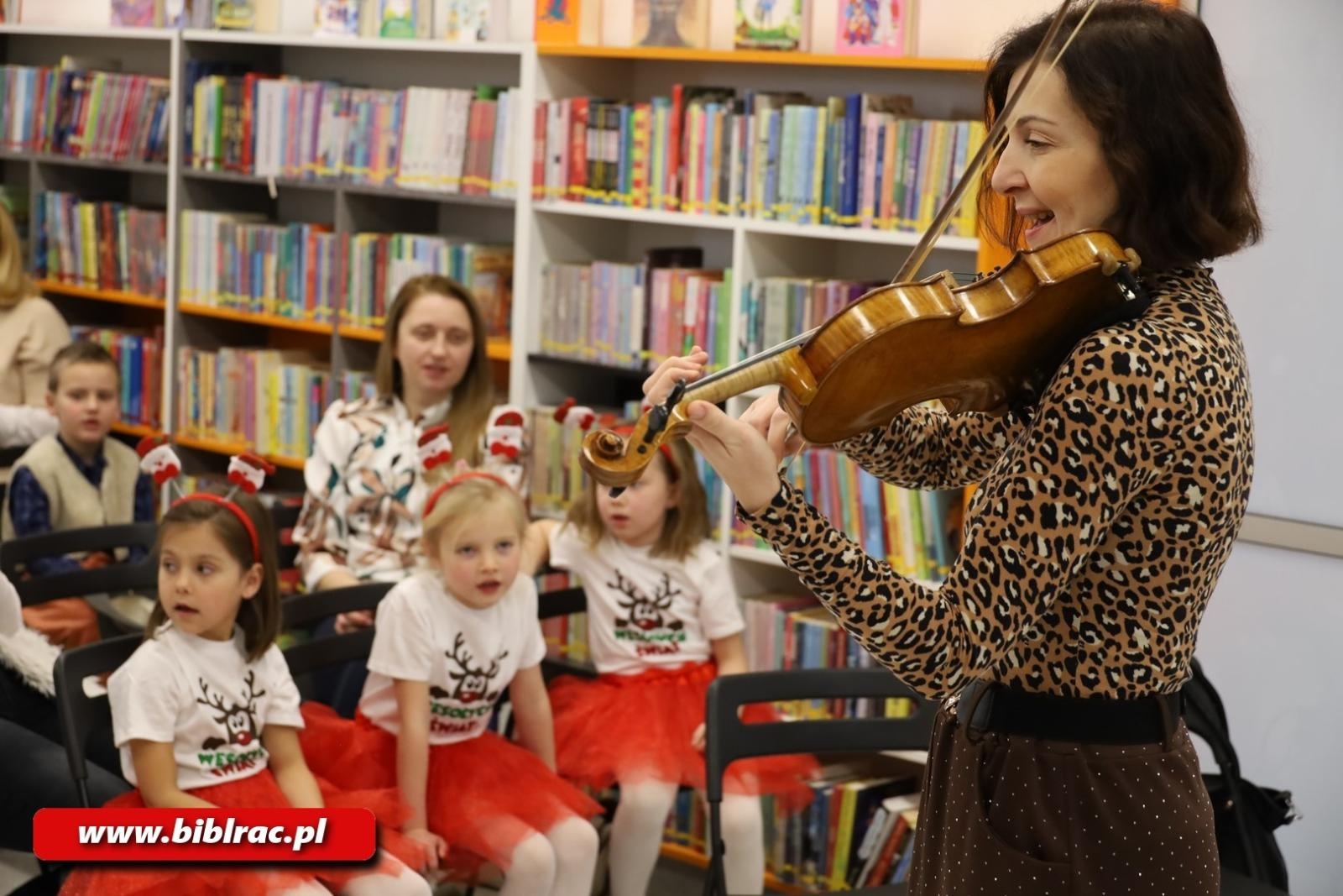 Zdjęcie w galerii na portalu naszraciborz.pl: Hej kolęda, kolęda! XXIV Międzyprzedszkolny Przegląd Kolęd w bibliotece wiadomości z regionu