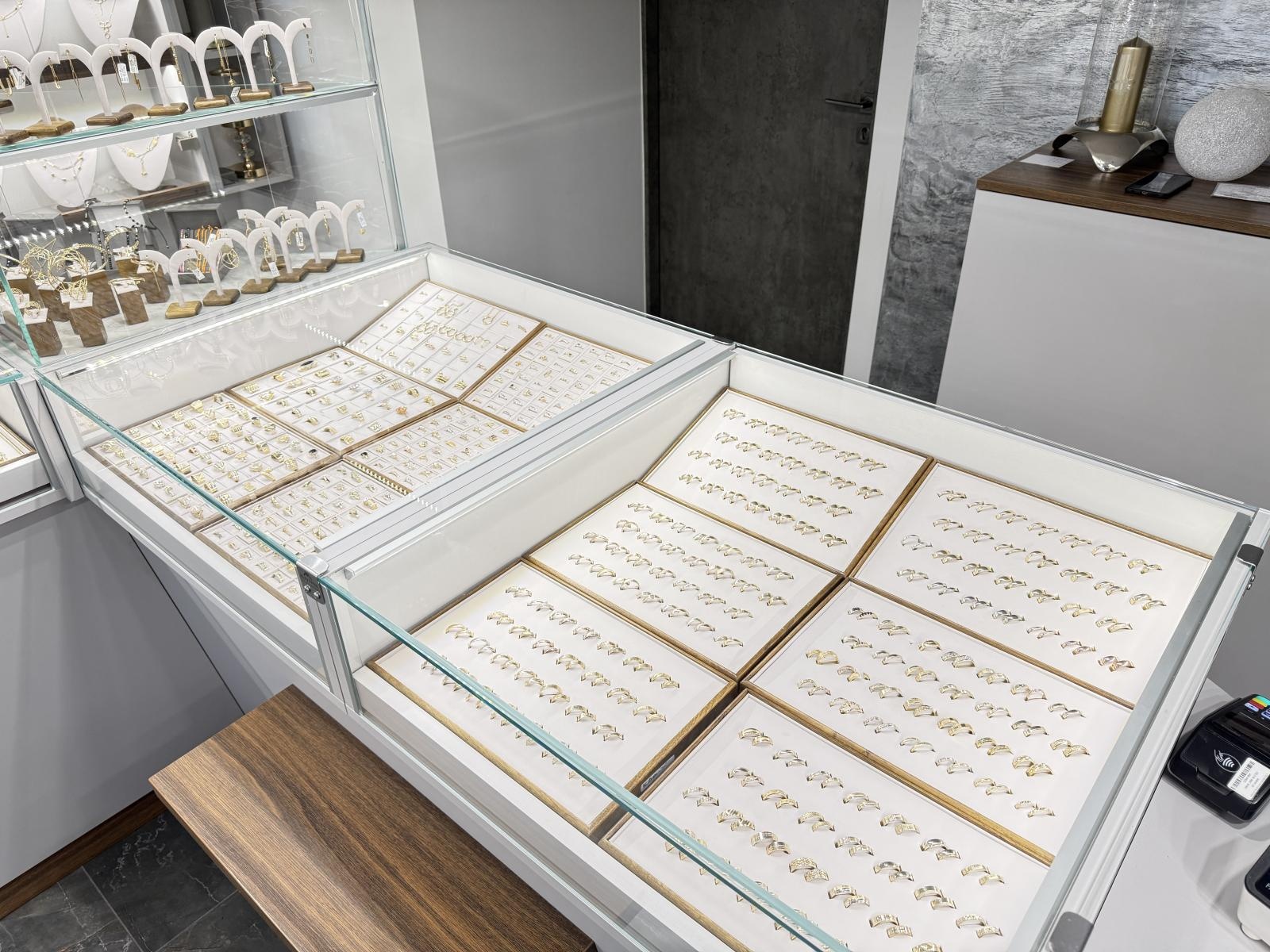 Zdjęcie w galerii na portalu naszraciborz.pl: Nowa lokalizacja salonu jubilerskiego Pracownia Szczerbiński – biżuteria, która zachwyca wiadomości z regionu