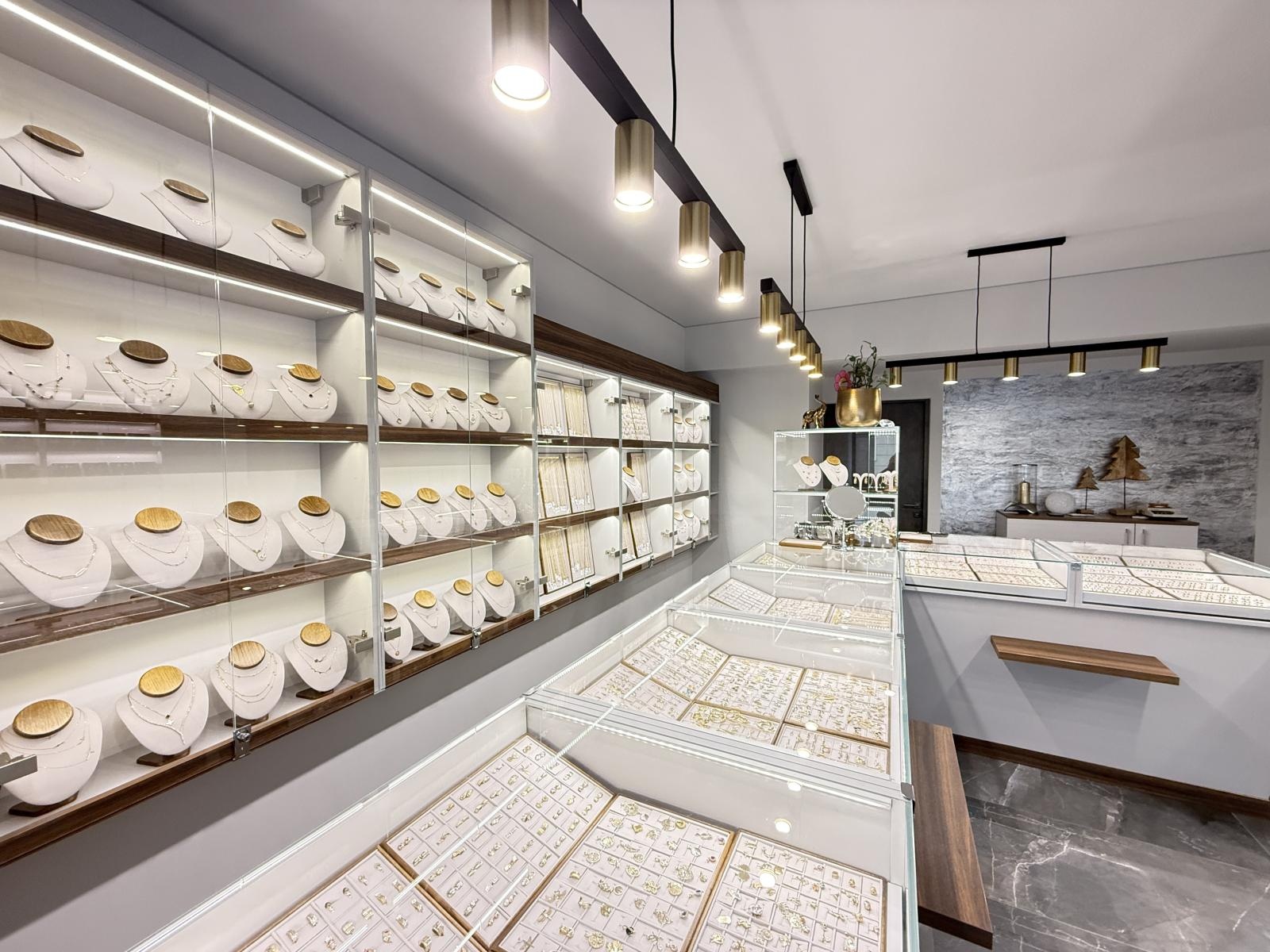 Zdjęcie w galerii na portalu naszraciborz.pl: Nowa lokalizacja salonu jubilerskiego Pracownia Szczerbiński – biżuteria, która zachwyca wiadomości z regionu