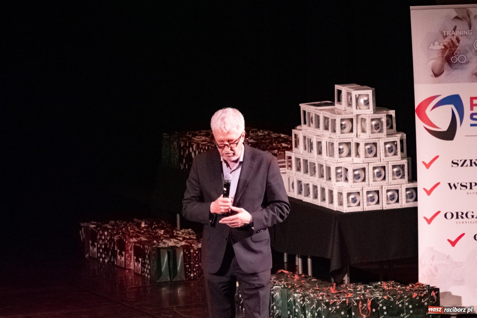 Zdjęcie w galerii na portalu naszraciborz.pl: Pierwsza gala sportowa Unii Racibórz w RCK. Nagrody, podziękowania i wzruszające pożegnania [FOTO i WIDEO] wiadomości z regionu