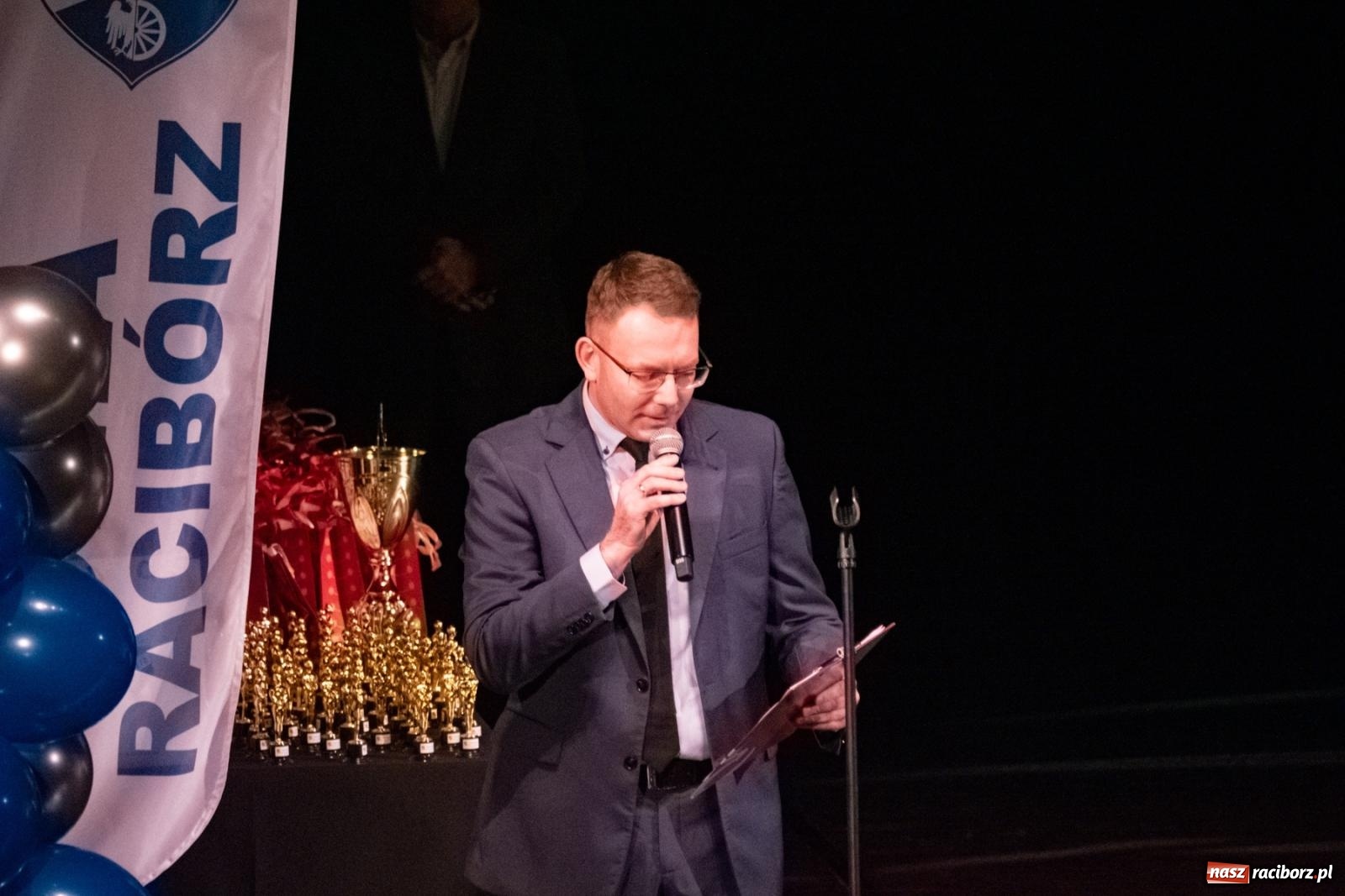 Zdjęcie w galerii na portalu naszraciborz.pl: Pierwsza gala sportowa Unii Racibórz w RCK. Nagrody, podziękowania i wzruszające pożegnania [FOTO i WIDEO] wiadomości z regionu