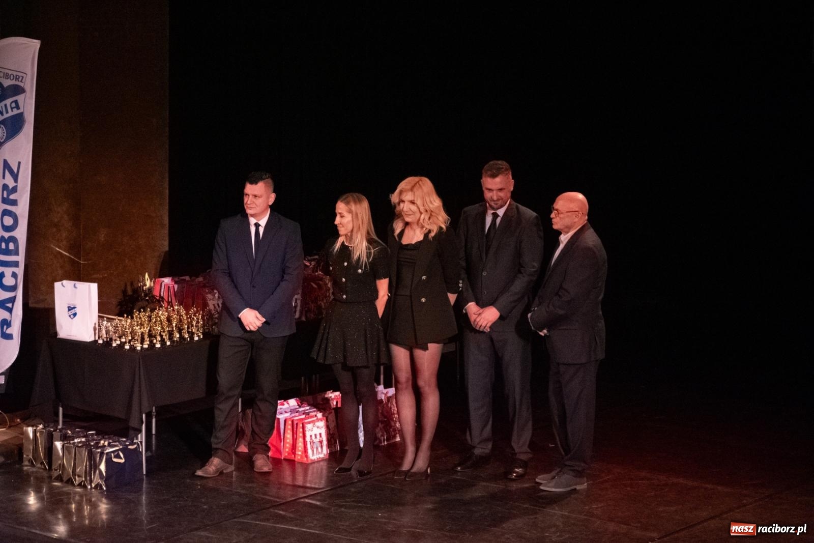Zdjęcie w galerii na portalu naszraciborz.pl: Pierwsza gala sportowa Unii Racibórz w RCK. Nagrody, podziękowania i wzruszające pożegnania [FOTO i WIDEO] wiadomości z regionu