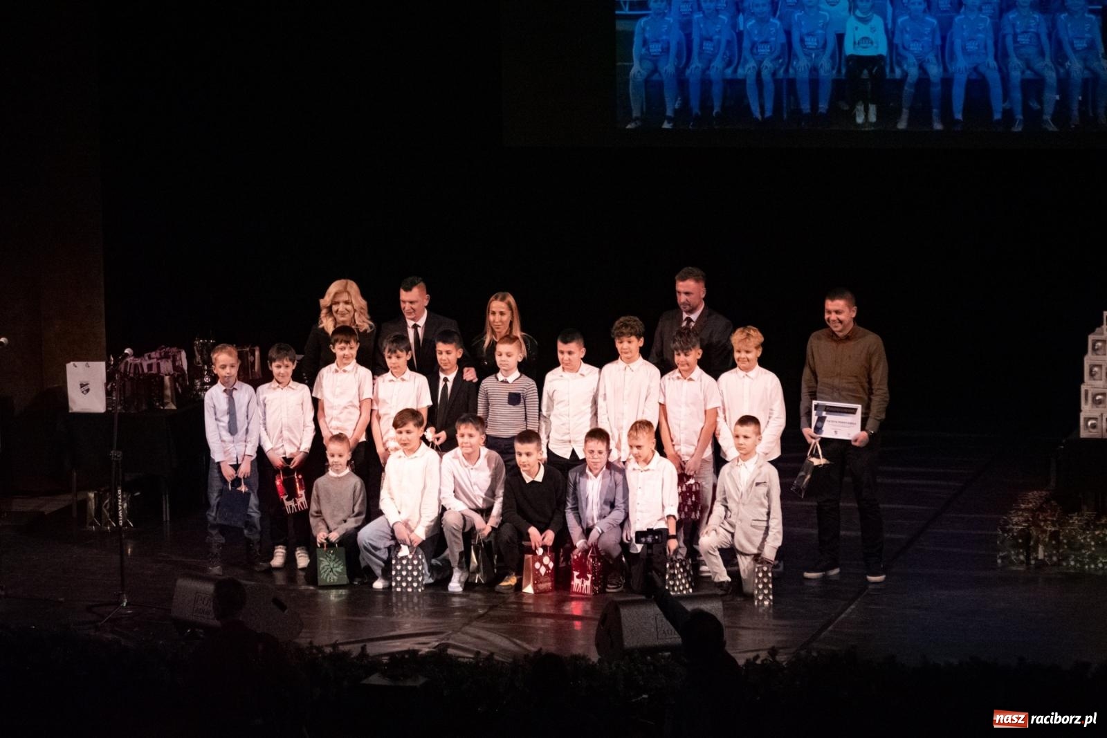 Zdjęcie w galerii na portalu naszraciborz.pl: Pierwsza gala sportowa Unii Racibórz w RCK. Nagrody, podziękowania i wzruszające pożegnania [FOTO i WIDEO] wiadomości z regionu