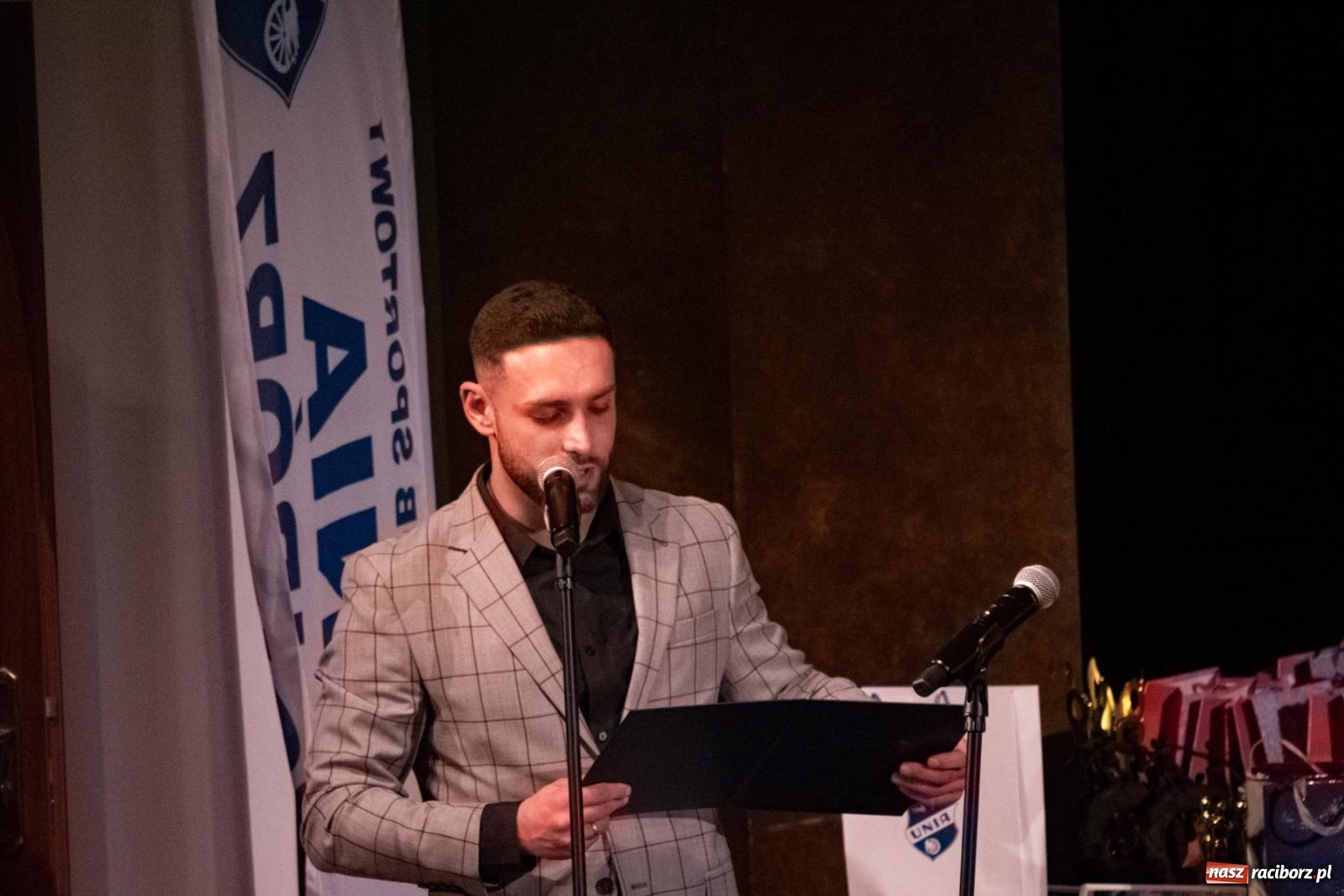 Zdjęcie w galerii na portalu naszraciborz.pl: Pierwsza gala sportowa Unii Racibórz w RCK. Nagrody, podziękowania i wzruszające pożegnania [FOTO i WIDEO] wiadomości z regionu
