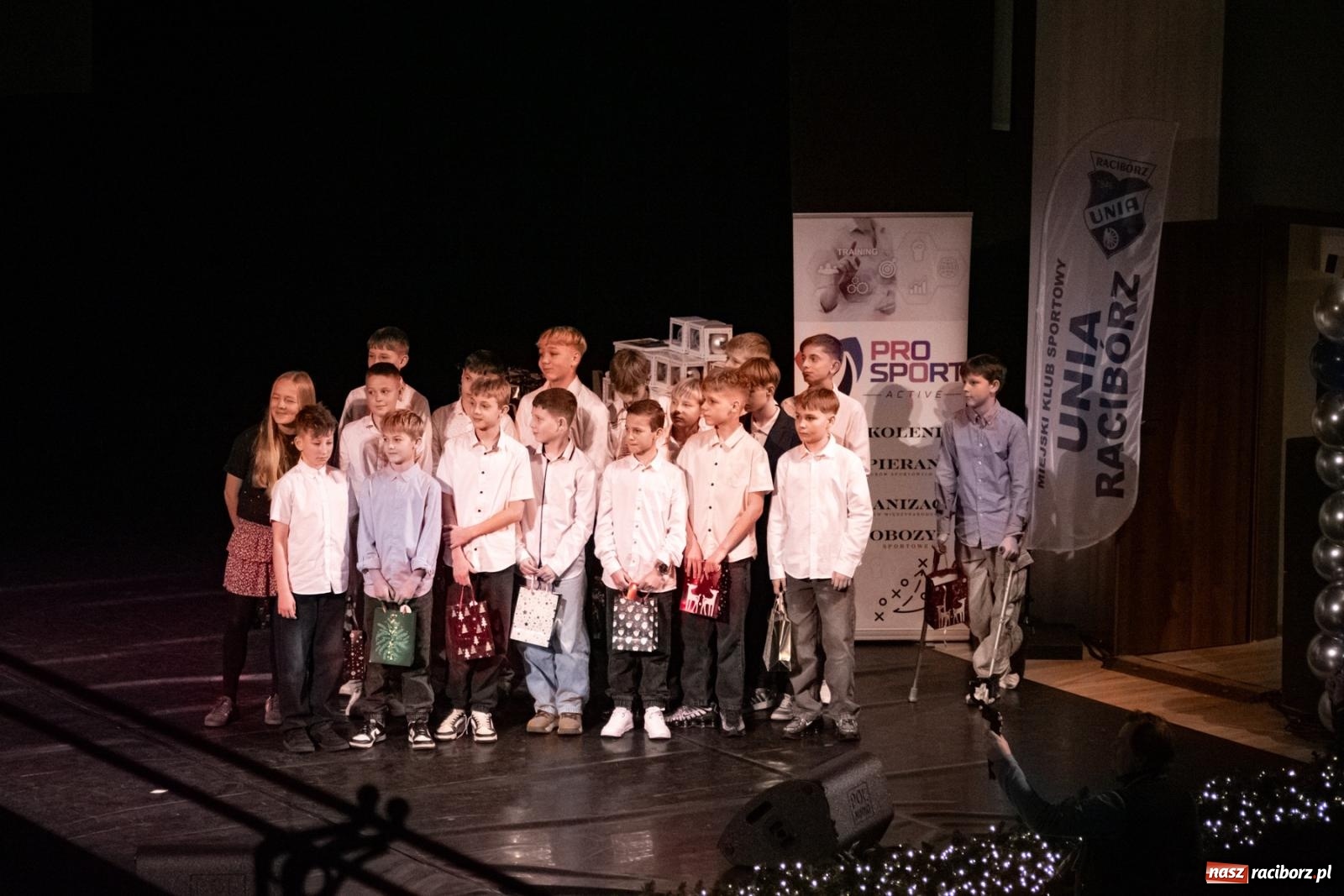 Zdjęcie w galerii na portalu naszraciborz.pl: Pierwsza gala sportowa Unii Racibórz w RCK. Nagrody, podziękowania i wzruszające pożegnania [FOTO i WIDEO] wiadomości z regionu