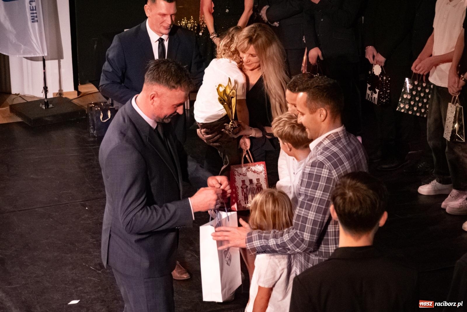 Zdjęcie w galerii na portalu naszraciborz.pl: Pierwsza gala sportowa Unii Racibórz w RCK. Nagrody, podziękowania i wzruszające pożegnania [FOTO i WIDEO] wiadomości z regionu