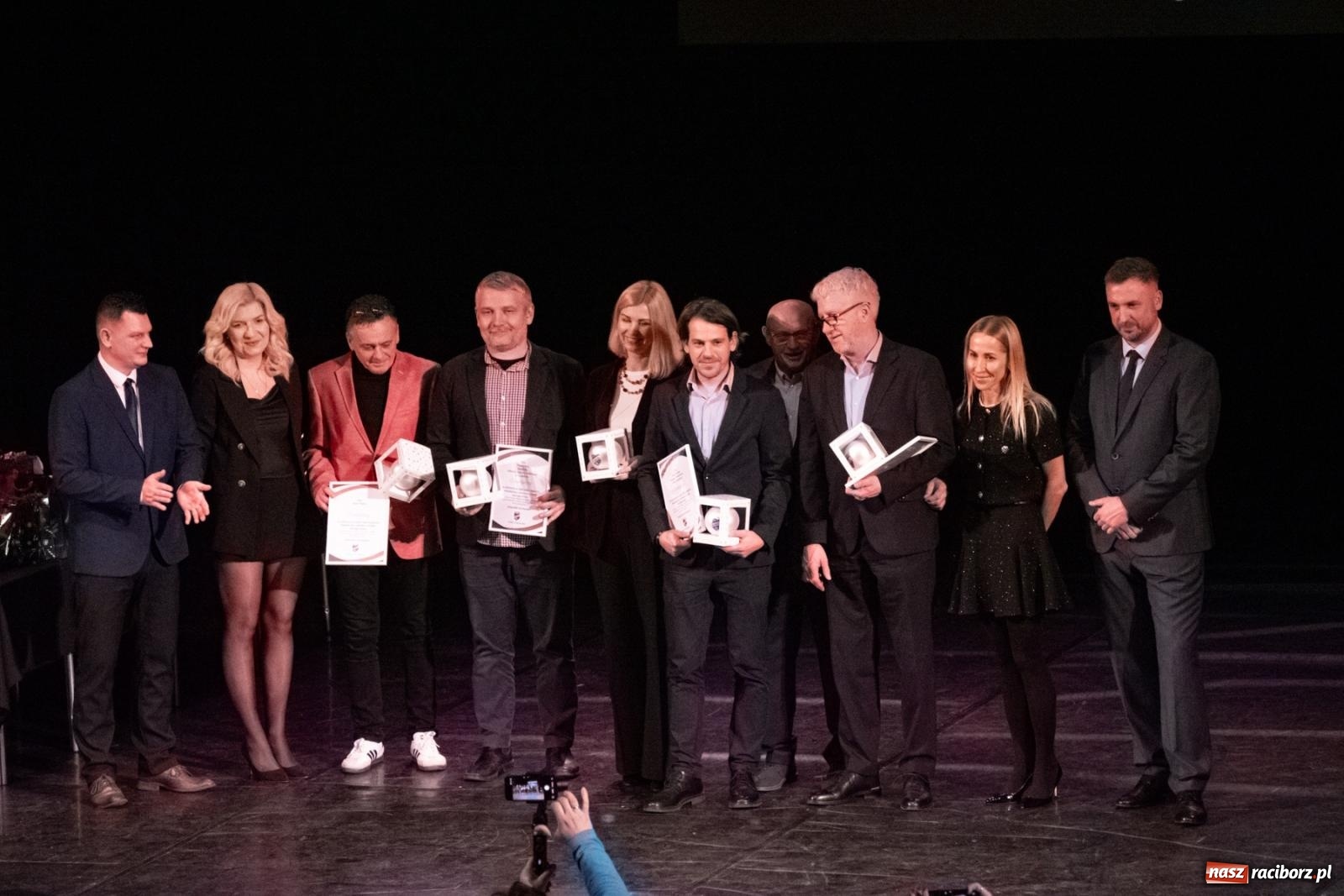 Zdjęcie w galerii na portalu naszraciborz.pl: Pierwsza gala sportowa Unii Racibórz w RCK. Nagrody, podziękowania i wzruszające pożegnania [FOTO i WIDEO] wiadomości z regionu