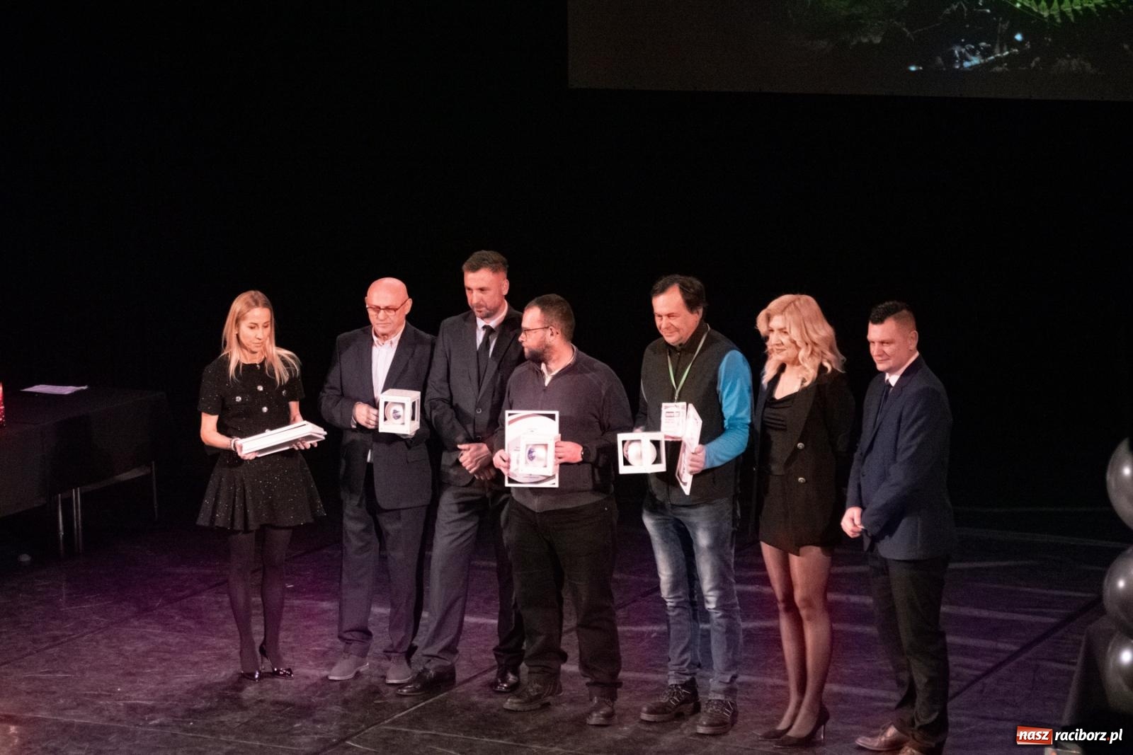 Zdjęcie w galerii na portalu naszraciborz.pl: Pierwsza gala sportowa Unii Racibórz w RCK. Nagrody, podziękowania i wzruszające pożegnania [FOTO i WIDEO] wiadomości z regionu