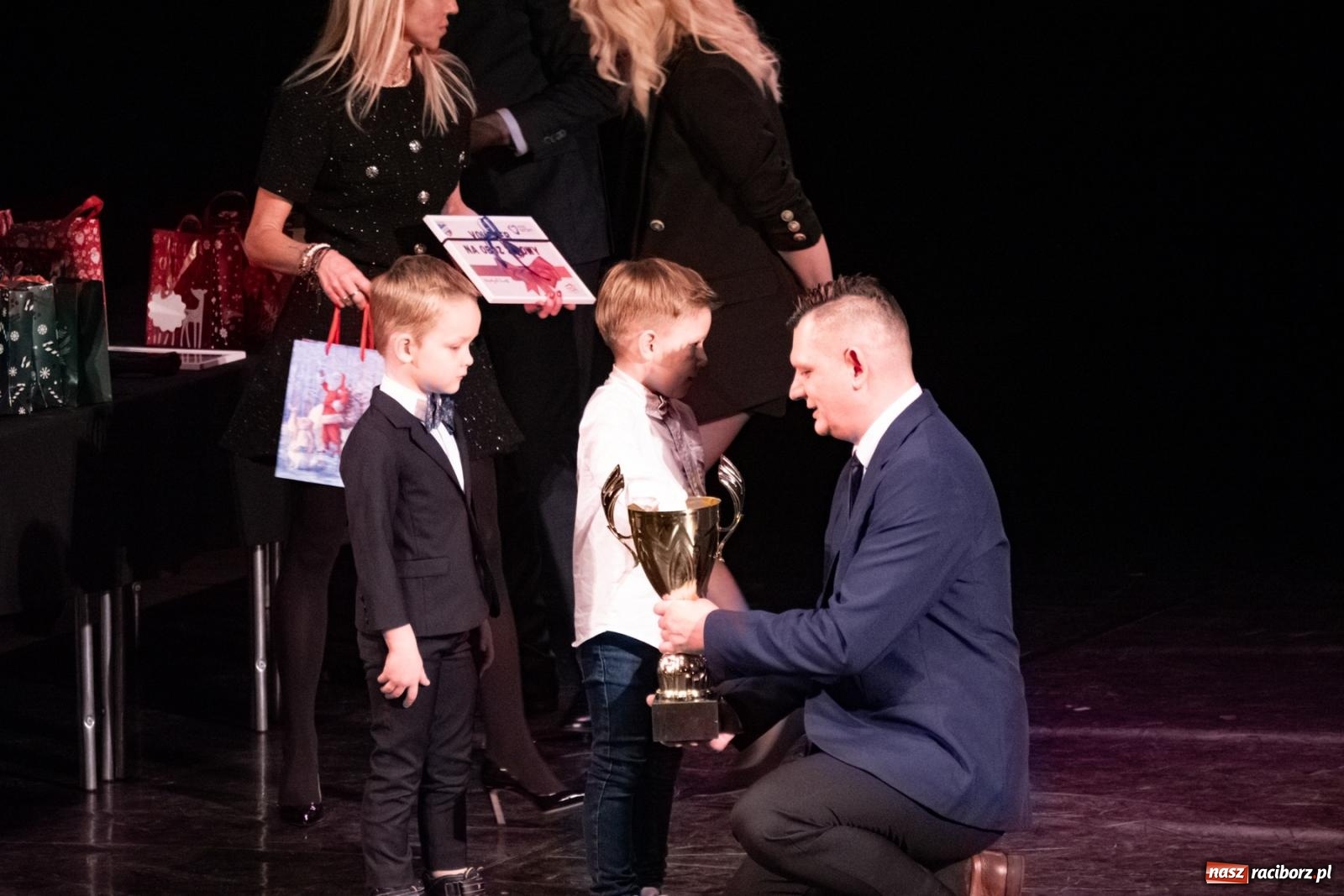 Zdjęcie w galerii na portalu naszraciborz.pl: Pierwsza gala sportowa Unii Racibórz w RCK. Nagrody, podziękowania i wzruszające pożegnania [FOTO i WIDEO] wiadomości z regionu