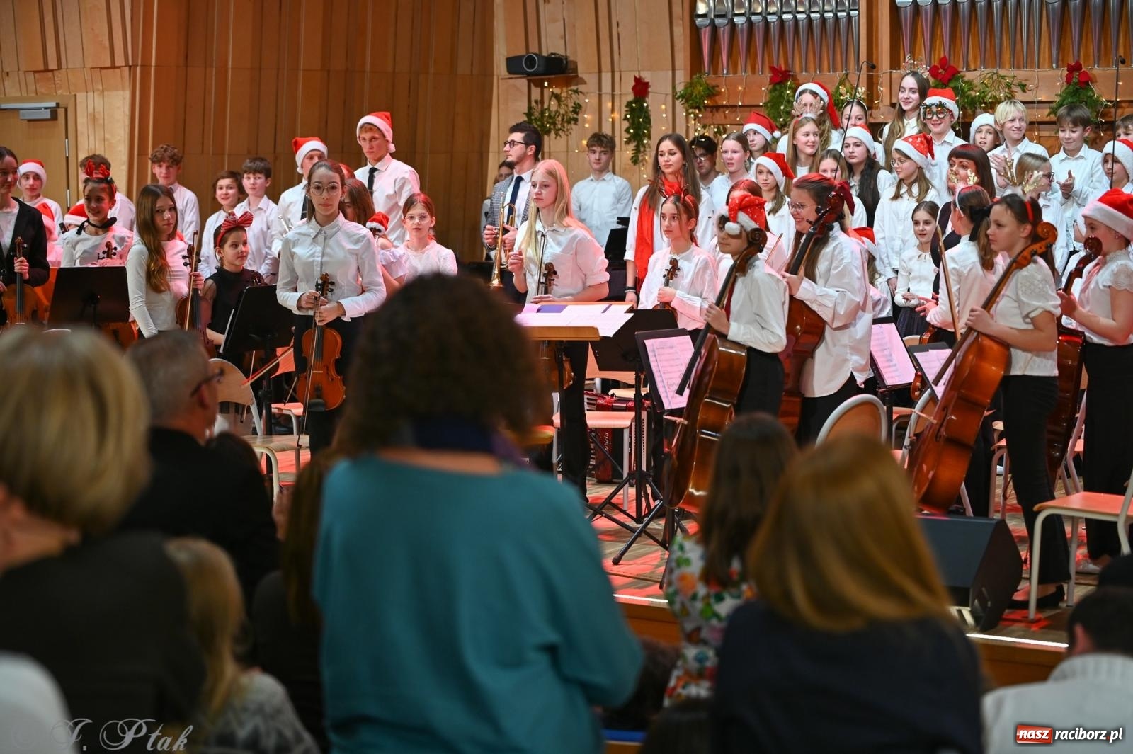Zdjęcie w galerii na portalu naszraciborz.pl: Koncert kolędowy w Państwowej Szkole Muzycznej w Raciborzu [FOTO i WIDEO] wiadomości z regionu