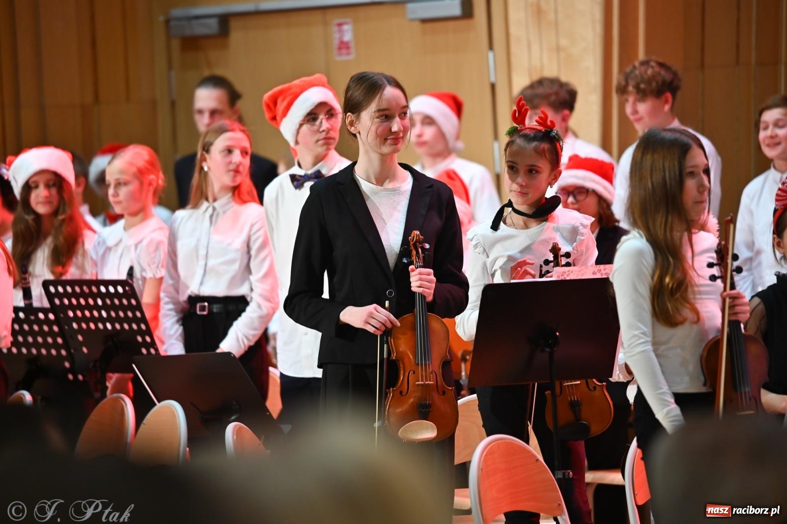 Zdjęcie w galerii na portalu naszraciborz.pl: Koncert kolędowy w Państwowej Szkole Muzycznej w Raciborzu [FOTO i WIDEO] wiadomości z regionu
