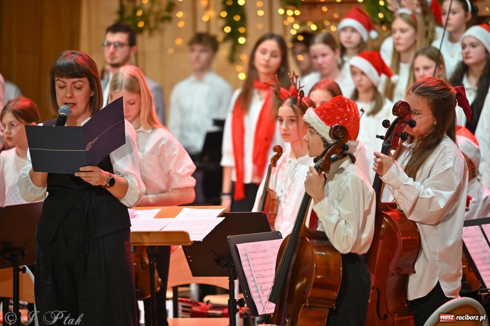 Zdjęcie w galerii na portalu naszraciborz.pl: Koncert kolędowy w Państwowej Szkole Muzycznej w Raciborzu [FOTO i WIDEO] wiadomości z regionu