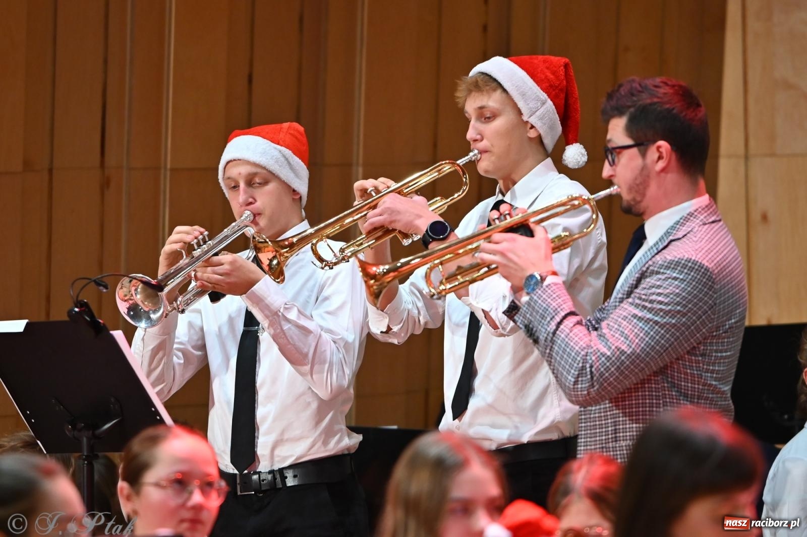 Zdjęcie w galerii na portalu naszraciborz.pl: Koncert kolędowy w Państwowej Szkole Muzycznej w Raciborzu [FOTO i WIDEO] wiadomości z regionu