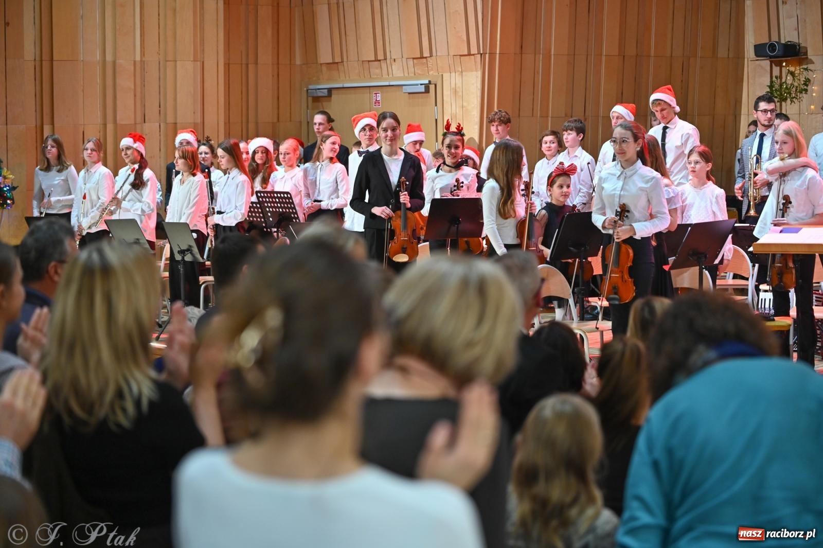 Zdjęcie w galerii na portalu naszraciborz.pl: Koncert kolędowy w Państwowej Szkole Muzycznej w Raciborzu [FOTO i WIDEO] wiadomości z regionu