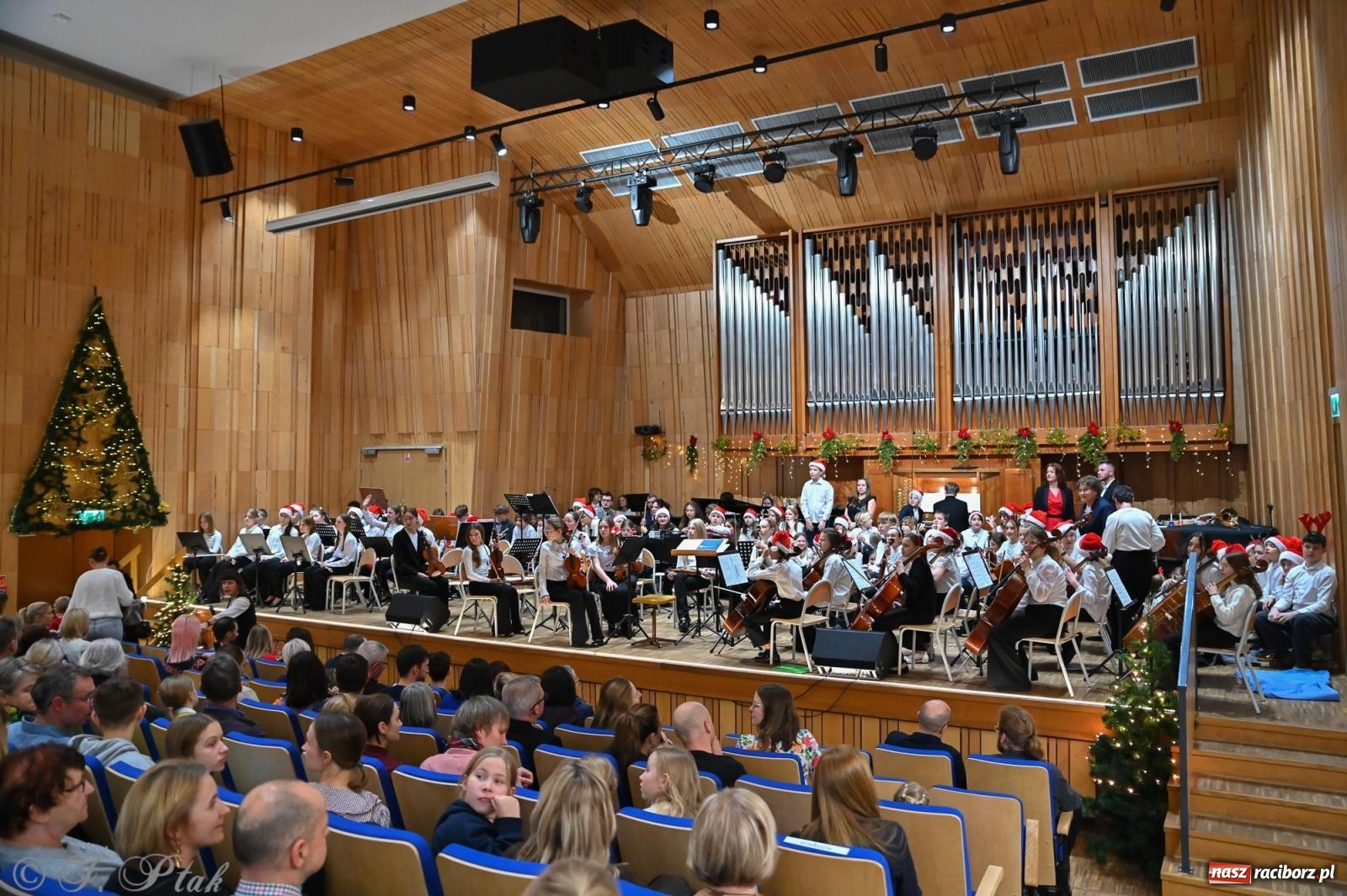 Zdjęcie w galerii na portalu naszraciborz.pl: Koncert kolędowy w Państwowej Szkole Muzycznej w Raciborzu [FOTO i WIDEO] wiadomości z regionu