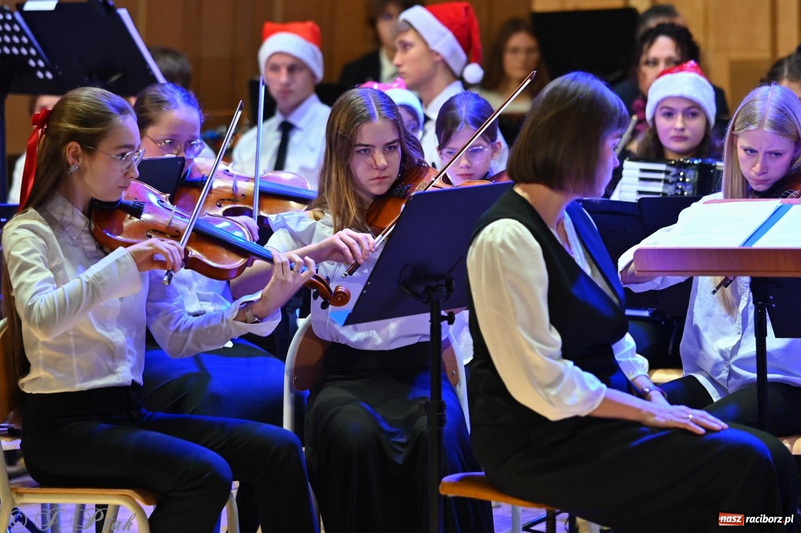 Zdjęcie w galerii na portalu naszraciborz.pl: Koncert kolędowy w Państwowej Szkole Muzycznej w Raciborzu [FOTO i WIDEO] wiadomości z regionu