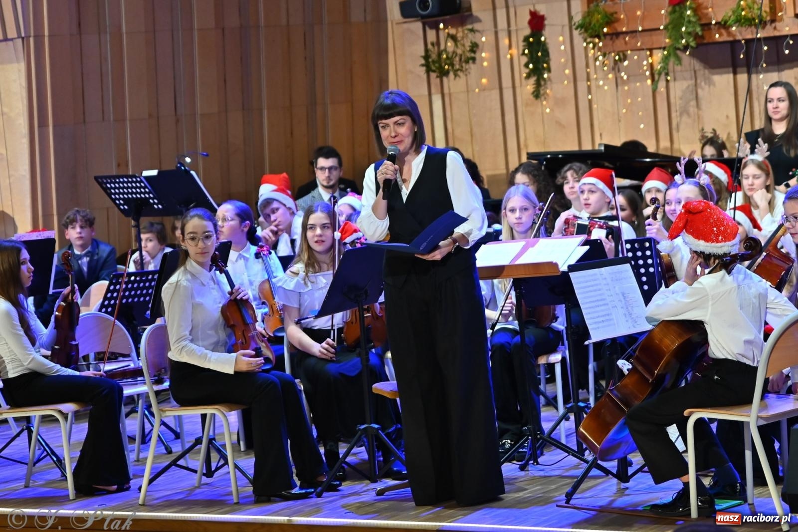 Zdjęcie w galerii na portalu naszraciborz.pl: Koncert kolędowy w Państwowej Szkole Muzycznej w Raciborzu [FOTO i WIDEO] wiadomości z regionu