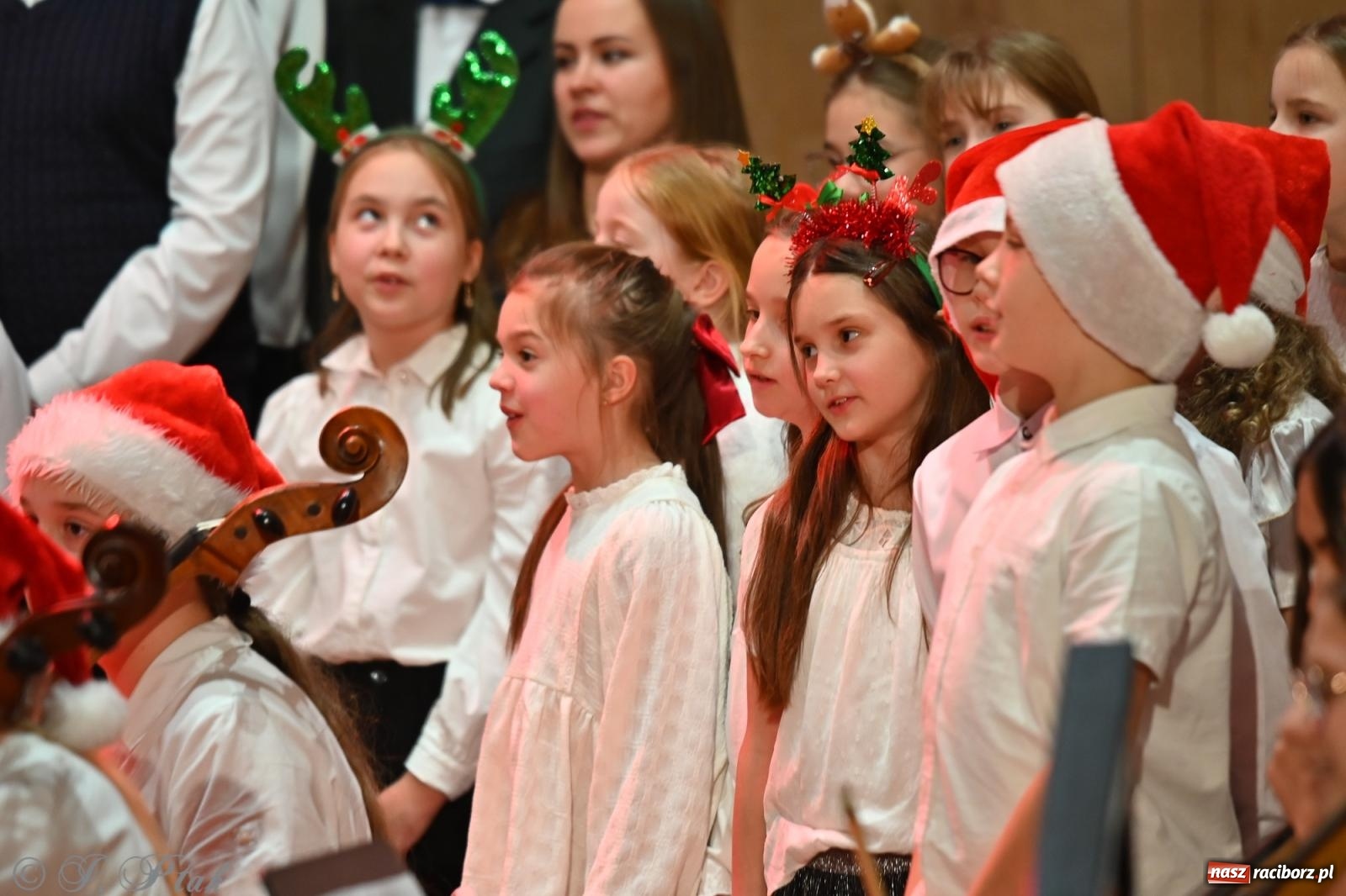 Zdjęcie w galerii na portalu naszraciborz.pl: Koncert kolędowy w Państwowej Szkole Muzycznej w Raciborzu [FOTO i WIDEO] wiadomości z regionu