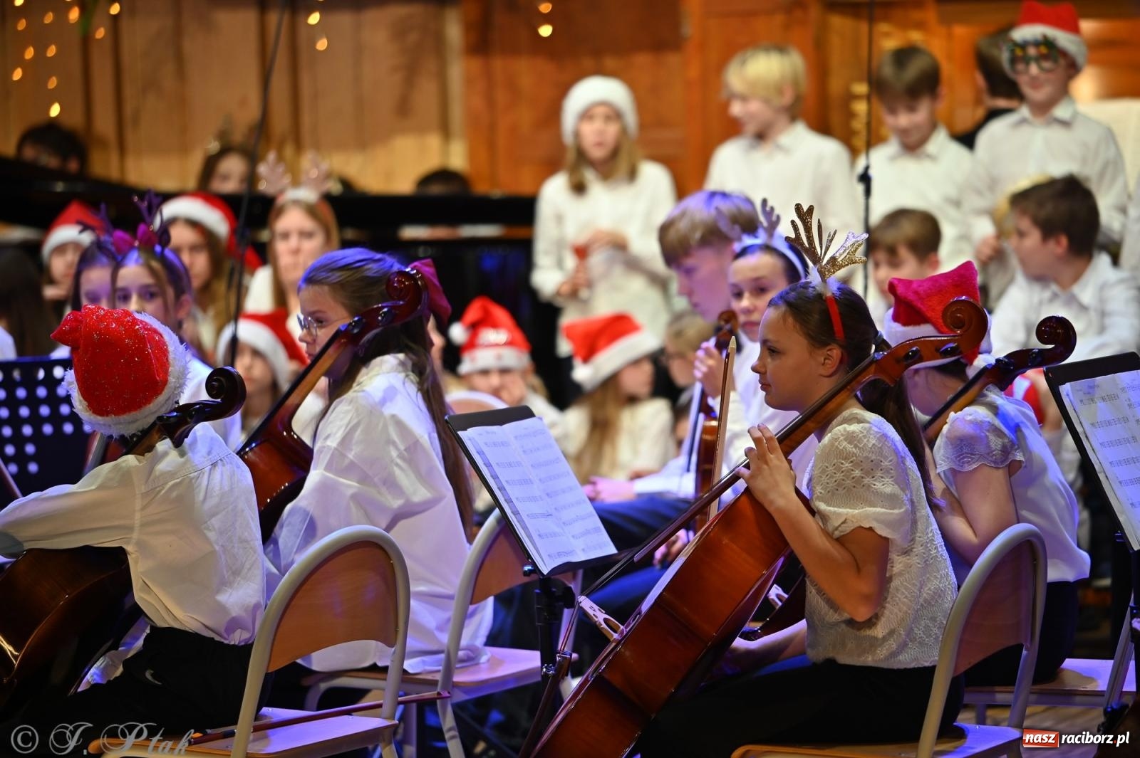 Zdjęcie w galerii na portalu naszraciborz.pl: Koncert kolędowy w Państwowej Szkole Muzycznej w Raciborzu [FOTO i WIDEO] wiadomości z regionu