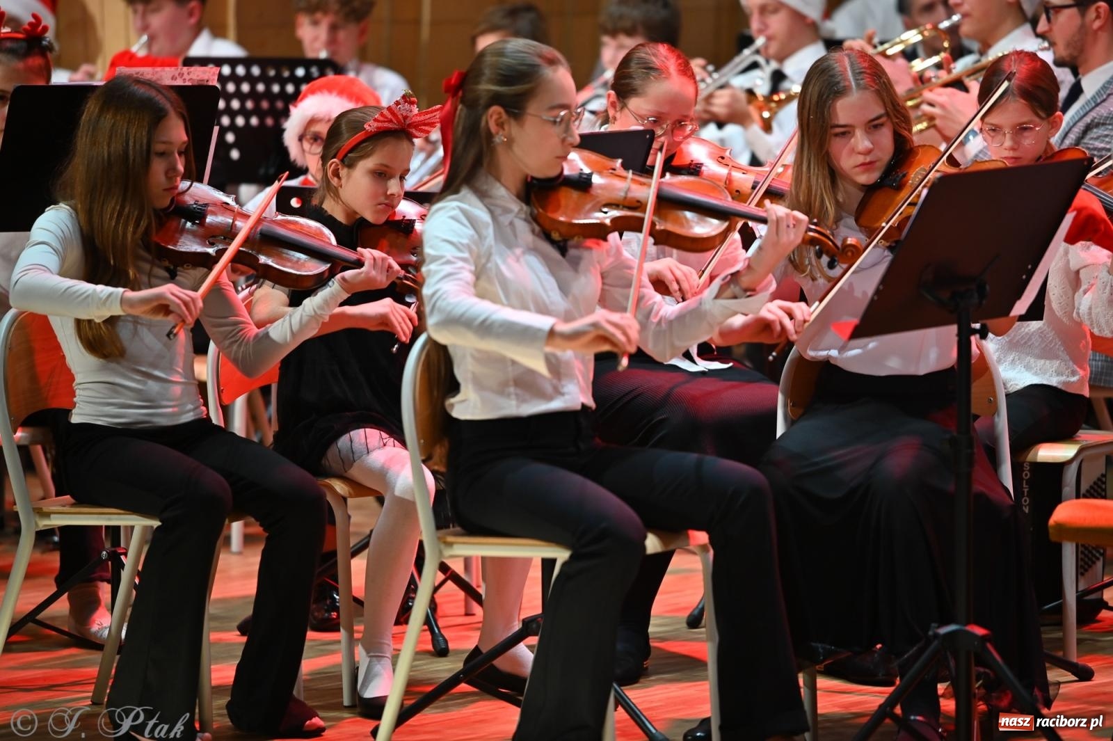 Zdjęcie w galerii na portalu naszraciborz.pl: Koncert kolędowy w Państwowej Szkole Muzycznej w Raciborzu [FOTO i WIDEO] wiadomości z regionu