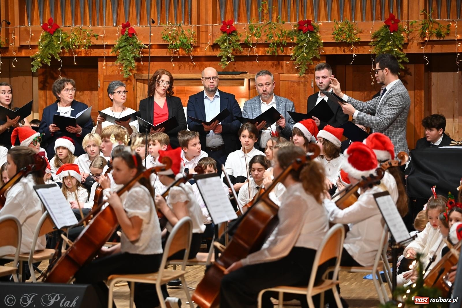 Zdjęcie w galerii na portalu naszraciborz.pl: Koncert kolędowy w Państwowej Szkole Muzycznej w Raciborzu [FOTO i WIDEO] wiadomości z regionu